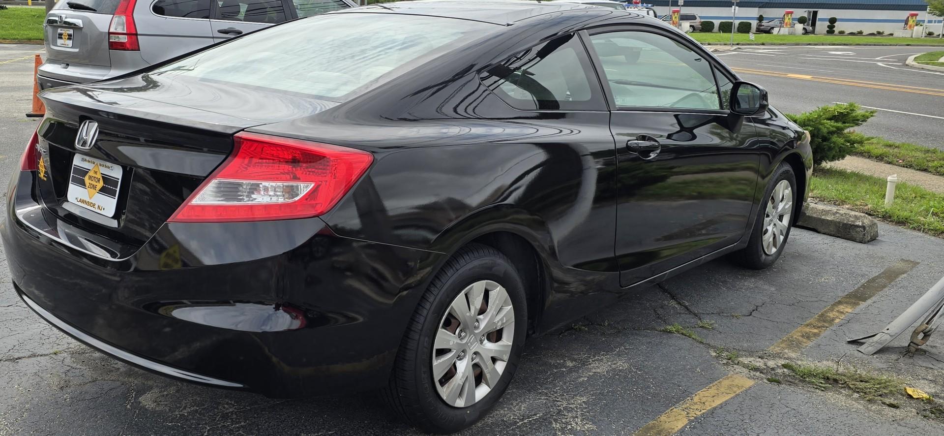 2012 Black Honda Civic LX (2HGFG3B55CH) with an 4-Cyl, VTEC, 1.8 Liter engine, Automatic, 5-Spd transmission, located at 1010 N White Horse Pike, Stratford, NJ, 08084, (856) 262-9500, 39.838921, -75.011497 - Photo#3