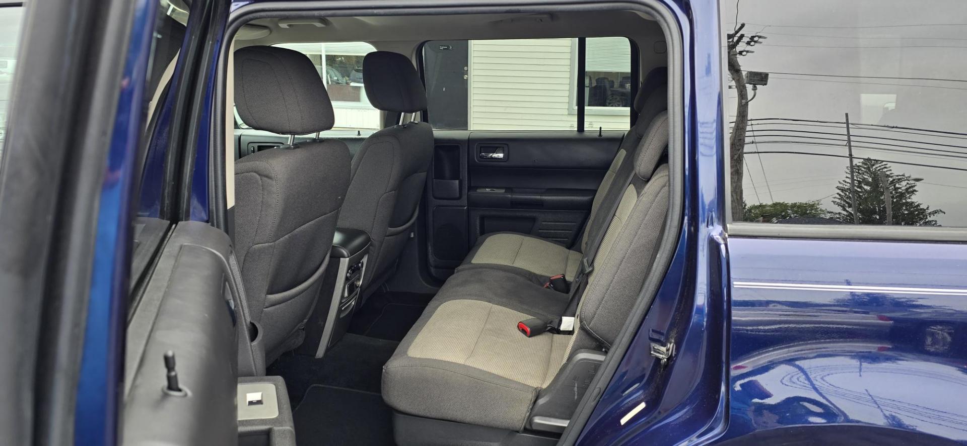 2011 Blue Ford Flex SE (2FMGK5BC0BB) with an V6, 3.5 Liter engine, Automatic, 6-Spd transmission, located at 1010 N White Horse Pike, Stratford, NJ, 08084, (856) 262-9500, 39.838921, -75.011497 - Photo#7