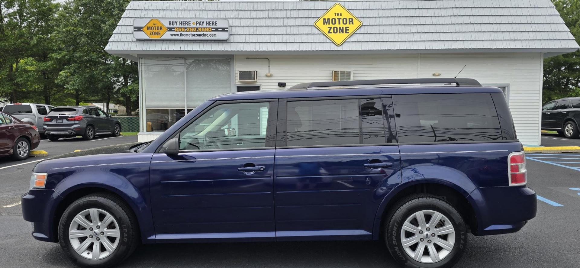 2011 Blue Ford Flex SE (2FMGK5BC0BB) with an V6, 3.5 Liter engine, Automatic, 6-Spd transmission, located at 1010 N White Horse Pike, Stratford, NJ, 08084, (856) 262-9500, 39.838921, -75.011497 - Photo#4