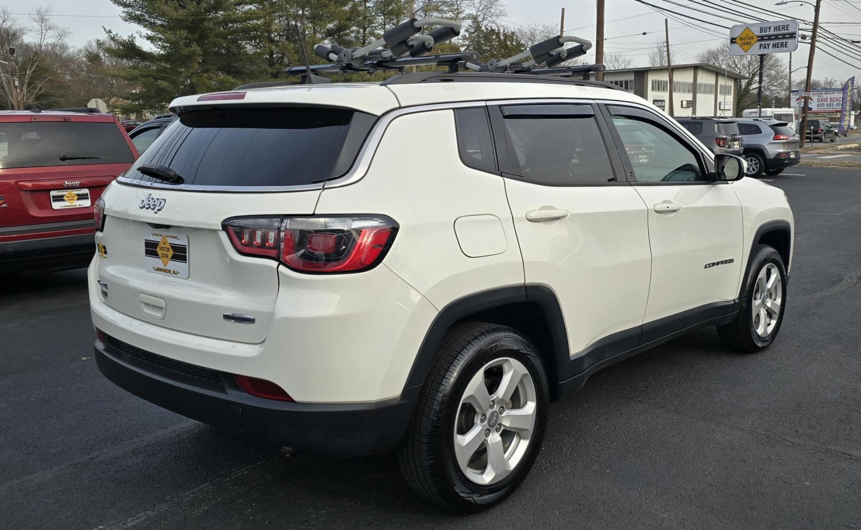 2018 White Jeep Compass Latitude (3C4NJDBB7JT) with an 4-Cyl, MultiAir, 2.4 Liter engine, Automatic, 9-Spd transmission, located at 1010 N White Horse Pike, Stratford, NJ, 08084, (856) 262-9500, 39.838921, -75.011497 - Photo#3