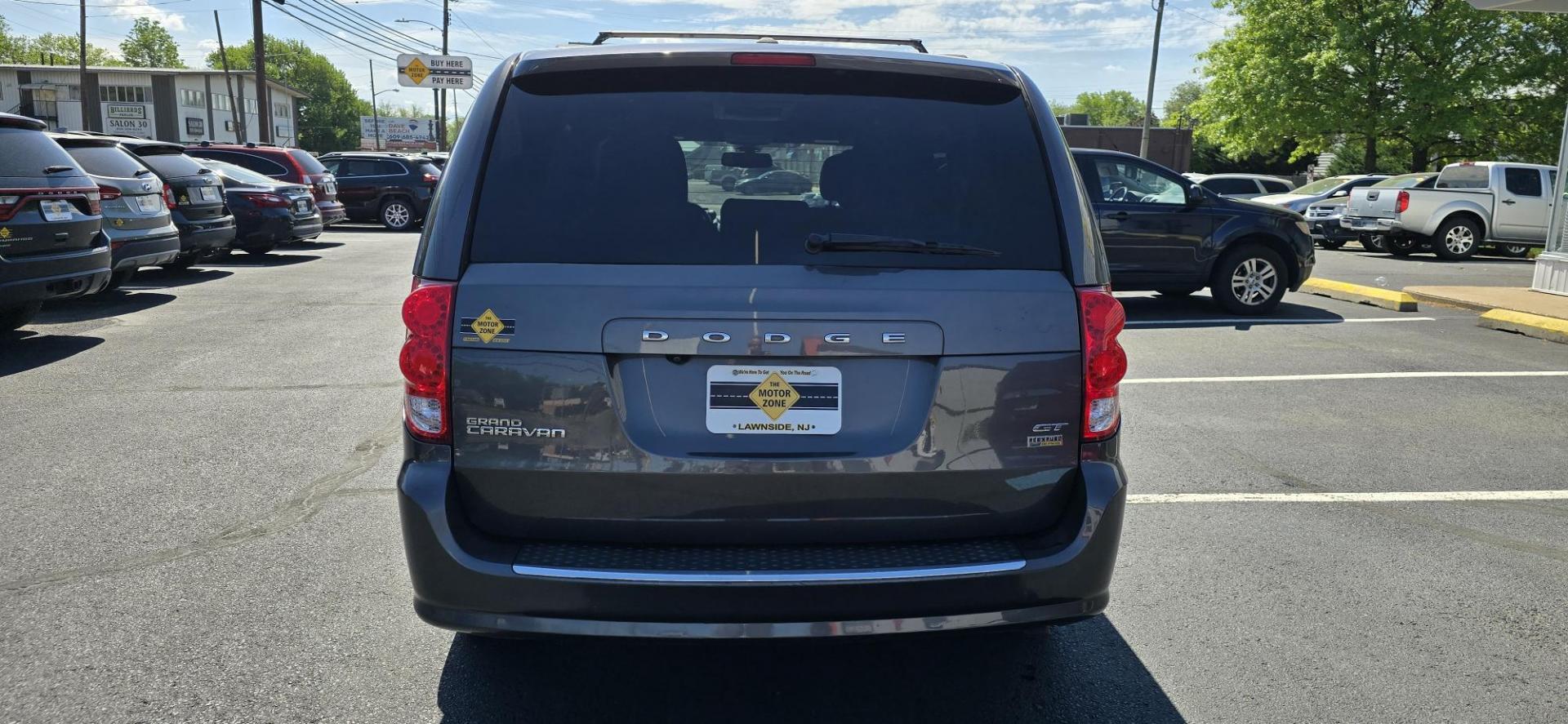 2019 Gray /Black Dodge Grand Caravan Passenger GT (2C4RDGEG8KR) with an V6, Flex Fuel, 3.6 Liter engine, Automatic, 6-Spd transmission, located at 1010 N White Horse Pike, Stratford, NJ, 08084, (856) 262-9500, 39.838921, -75.011497 - Photo#3