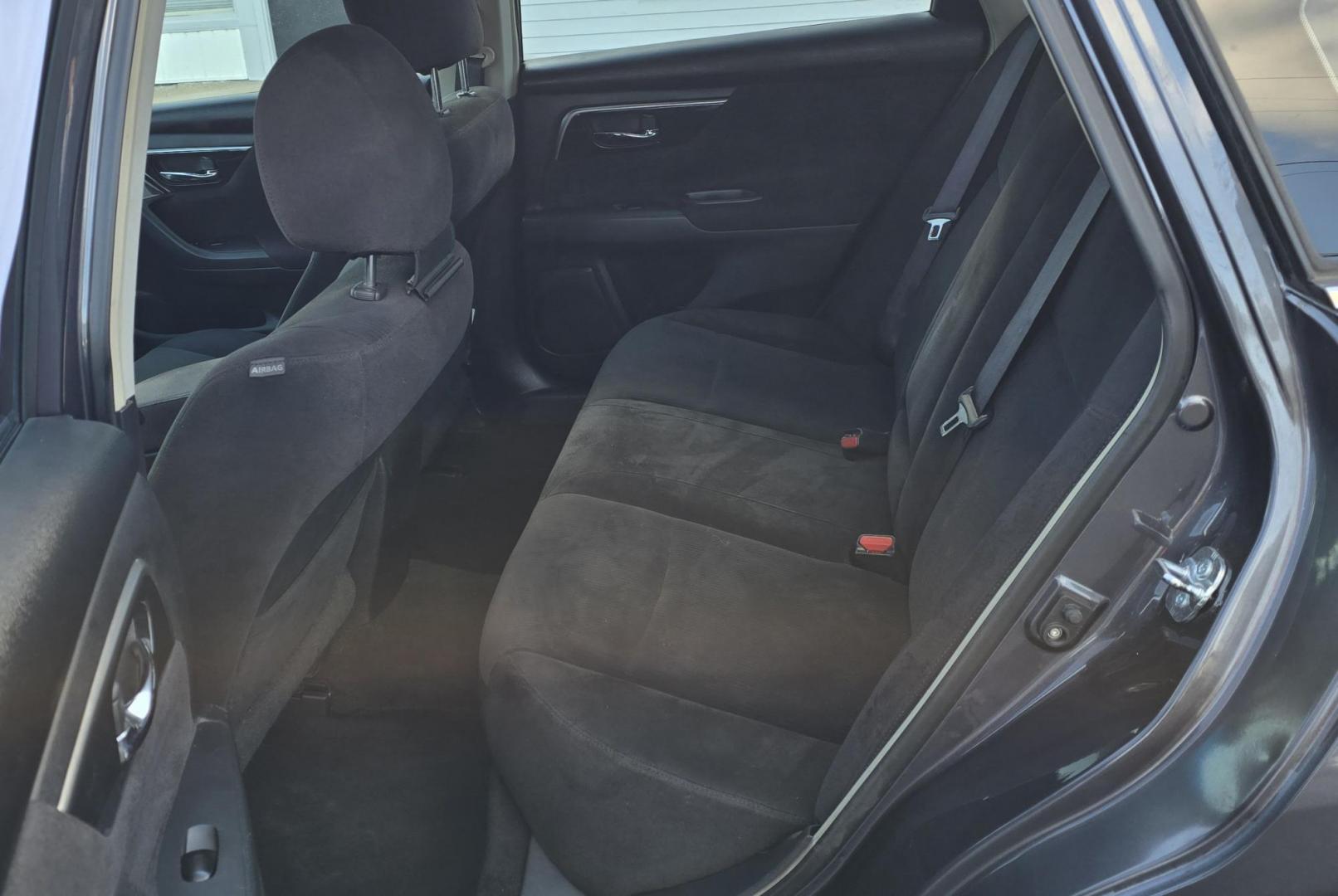 2013 Gray NISSAN Altima SV (1N4AL3AP3DN) with an 4-Cyl, 2.5 Liter engine, AUTOMATIC transmission, located at 1010 N White Horse Pike, Stratford, NJ, 08084, (856) 262-9500, 39.838921, -75.011497 - Photo#6