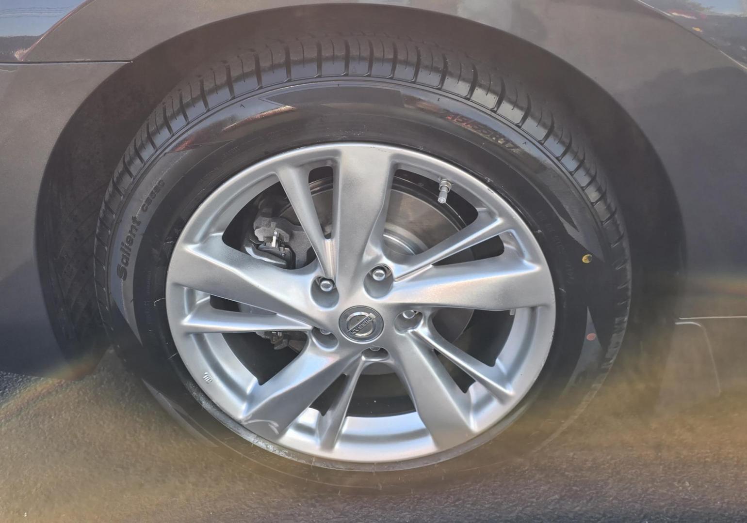 2013 Gray NISSAN Altima SV (1N4AL3AP3DN) with an 4-Cyl, 2.5 Liter engine, AUTOMATIC transmission, located at 1010 N White Horse Pike, Stratford, NJ, 08084, (856) 262-9500, 39.838921, -75.011497 - Photo#9