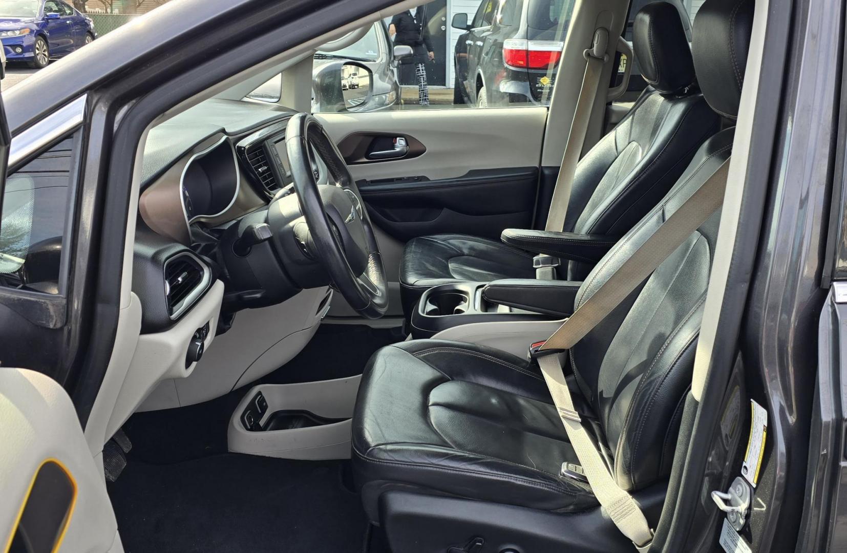 2017 Gray Chrysler Pacifica Touring (2C4RC1BG1HR) with an V6, 3.6 Liter engine, Automatic, 9-Spd transmission, located at 1010 N White Horse Pike, Stratford, NJ, 08084, (856) 262-9500, 39.838921, -75.011497 - Photo#6