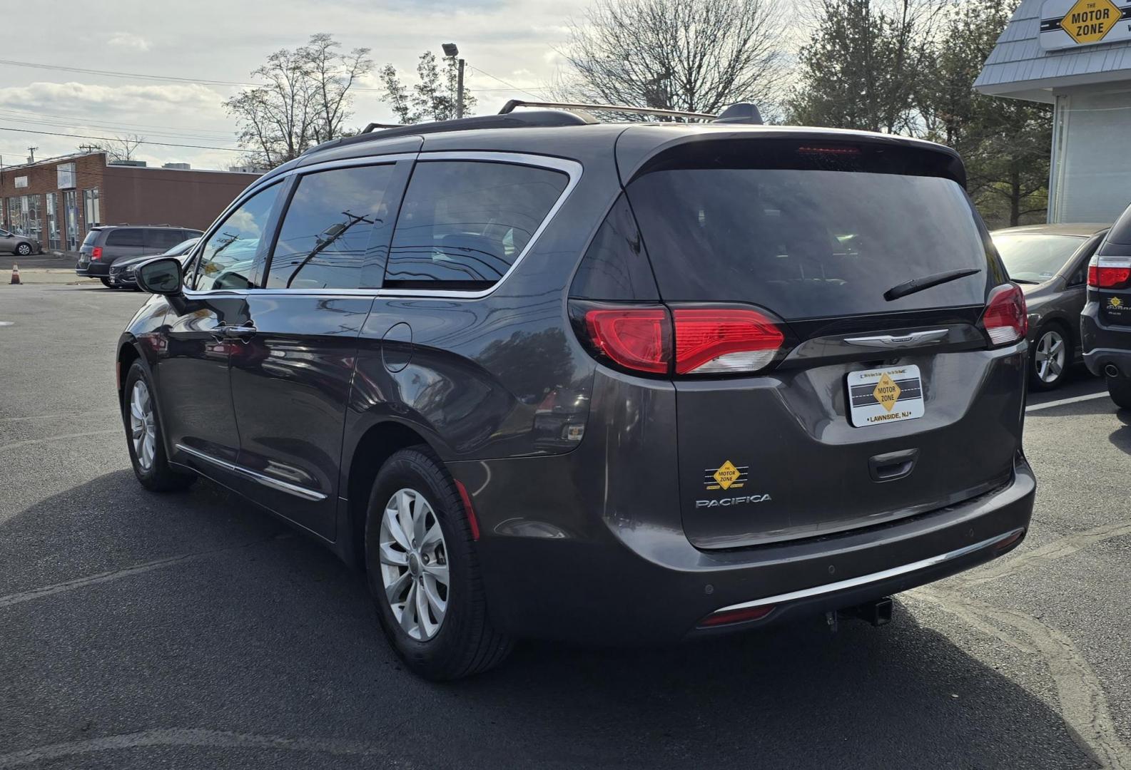 2017 Gray Chrysler Pacifica Touring (2C4RC1BG1HR) with an V6, 3.6 Liter engine, Automatic, 9-Spd transmission, located at 1010 N White Horse Pike, Stratford, NJ, 08084, (856) 262-9500, 39.838921, -75.011497 - Photo#3