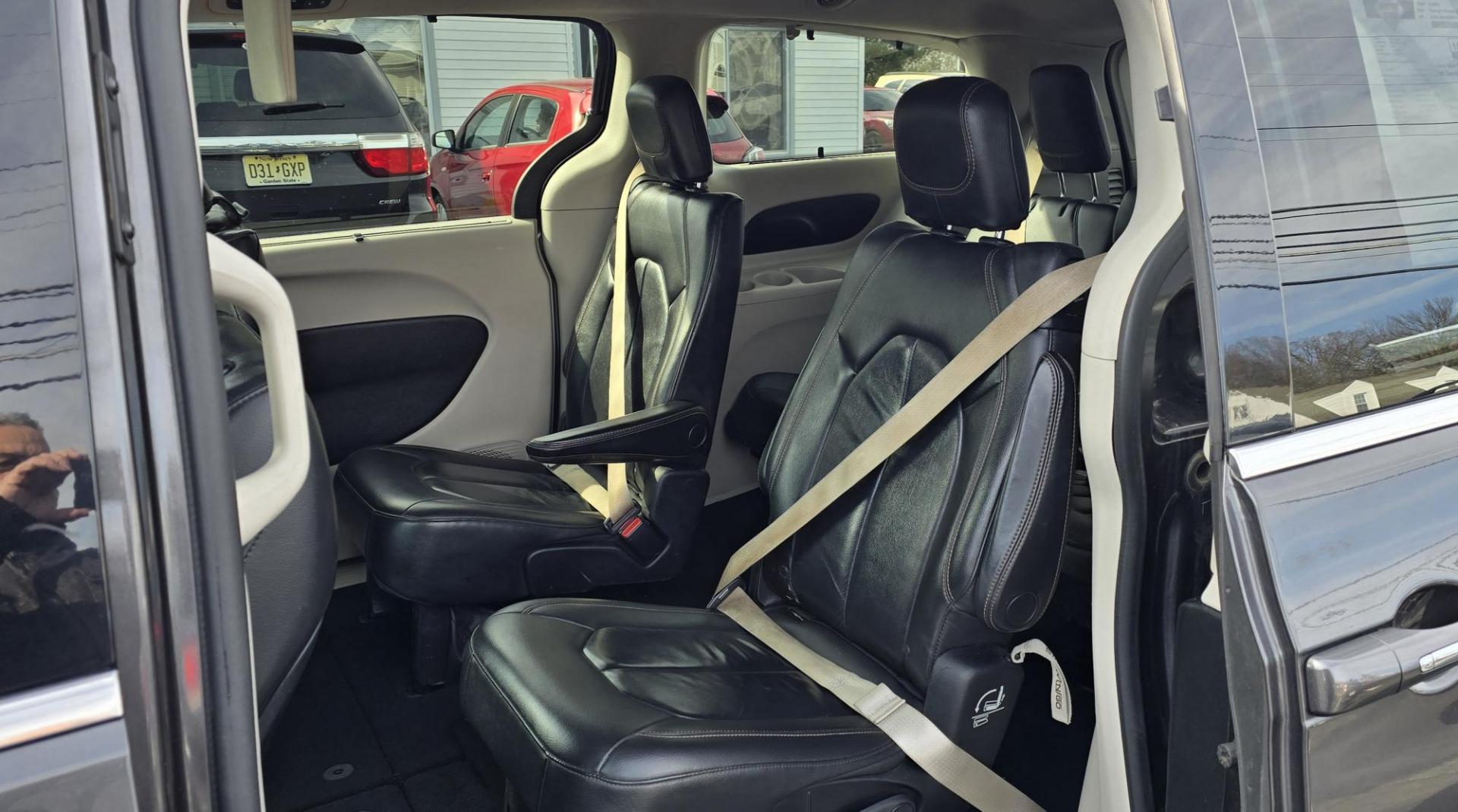 2017 Gray Chrysler Pacifica Touring (2C4RC1BG1HR) with an V6, 3.6 Liter engine, Automatic, 9-Spd transmission, located at 1010 N White Horse Pike, Stratford, NJ, 08084, (856) 262-9500, 39.838921, -75.011497 - Photo#7