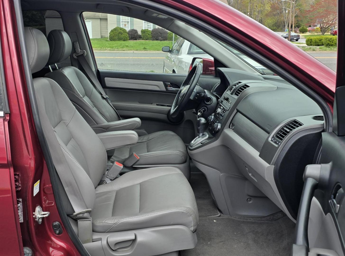 2011 Red Honda CR-V EX-L (5J6RE4H73BL) with an 4-Cyl, VTEC, 2.4 Liter engine, Automatic, 5-Spd w/Overdrive transmission, located at 1010 N White Horse Pike, Stratford, NJ, 08084, (856) 262-9500, 39.838921, -75.011497 - Photo#5