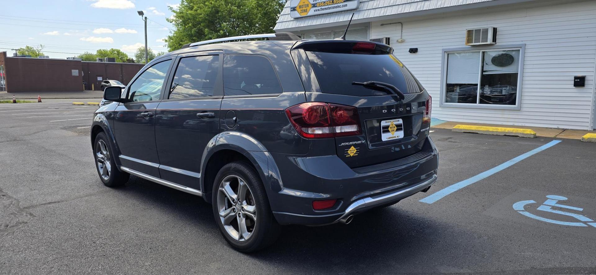2017 Gray /Black Dodge Journey Crossroad Plus (3C4PDCGG6HT) with an V6, 3.6 Liter engine, Auto, 6-Spd AutoStick transmission, located at 1010 N White Horse Pike, Stratford, NJ, 08084, (856) 262-9500, 39.838921, -75.011497 - Photo#5