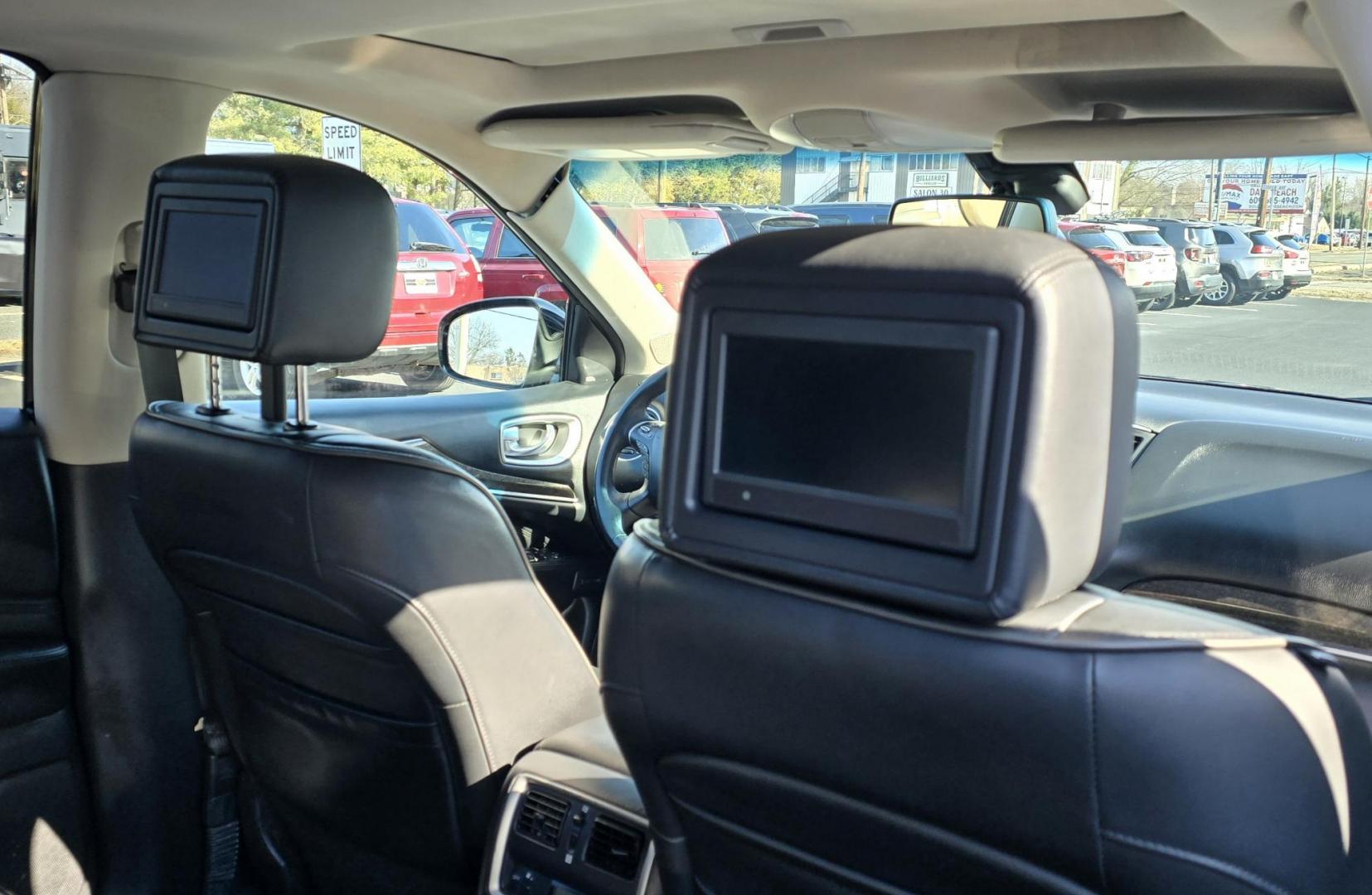 2014 Black INFINITI QX60 (5N1AL0MM3EC) with an V6, 3.5 Liter engine, Auto, CVT Manual Spt Mode transmission, located at 1010 N White Horse Pike, Stratford, NJ, 08084, (856) 262-9500, 39.838921, -75.011497 - Photo#7