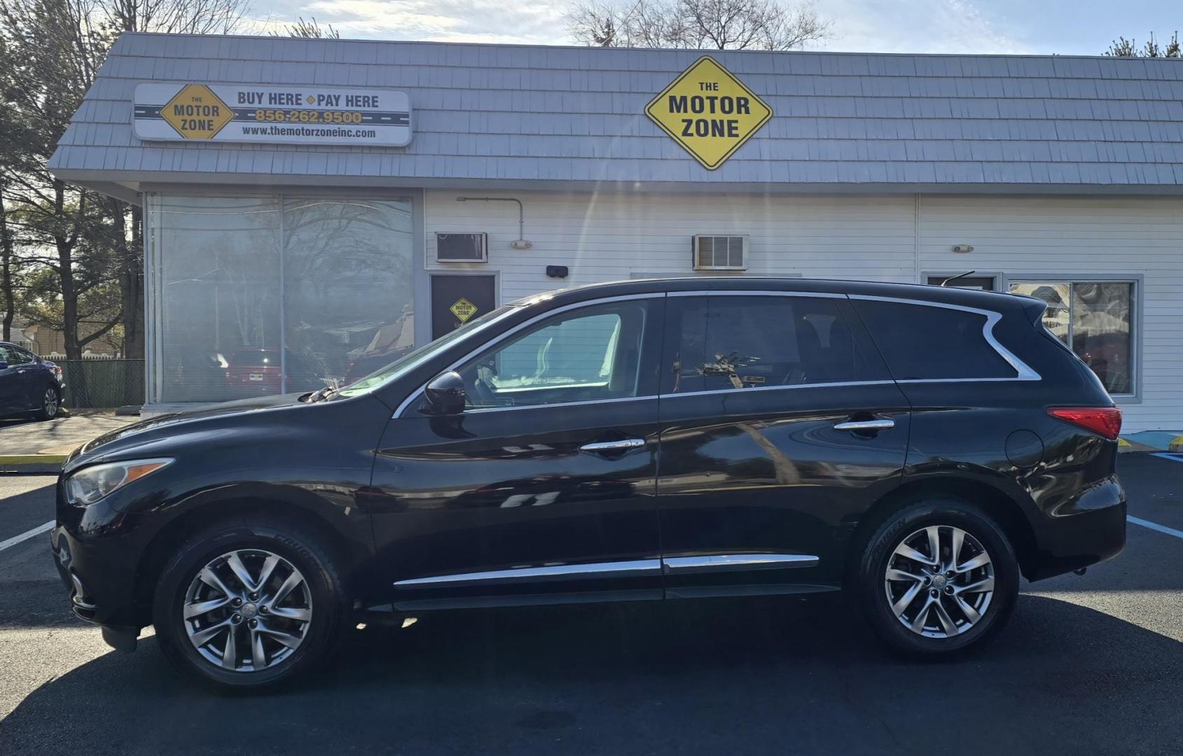 2014 Black INFINITI QX60 (5N1AL0MM3EC) with an V6, 3.5 Liter engine, Auto, CVT Manual Spt Mode transmission, located at 1010 N White Horse Pike, Stratford, NJ, 08084, (856) 262-9500, 39.838921, -75.011497 - Photo#4