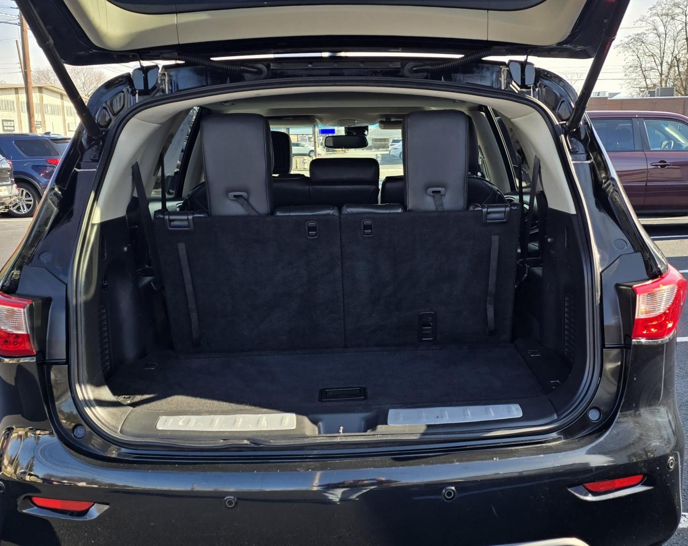 2014 Black INFINITI QX60 (5N1AL0MM3EC) with an V6, 3.5 Liter engine, Auto, CVT Manual Spt Mode transmission, located at 1010 N White Horse Pike, Stratford, NJ, 08084, (856) 262-9500, 39.838921, -75.011497 - Photo#10