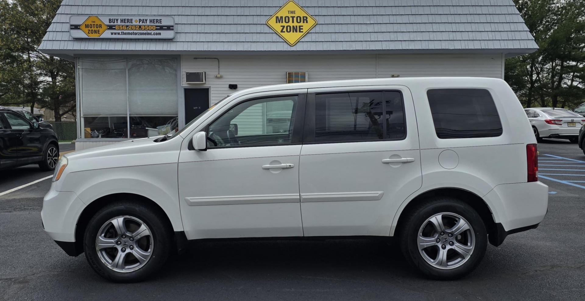 2012 White Honda Pilot EX-L (5FNYF4H77CB) with an V6, i-VTEC, 3.5 Liter engine, Automatic, 5-Spd transmission, located at 1010 N White Horse Pike, Stratford, NJ, 08084, (856) 262-9500, 39.838921, -75.011497 - Photo#2