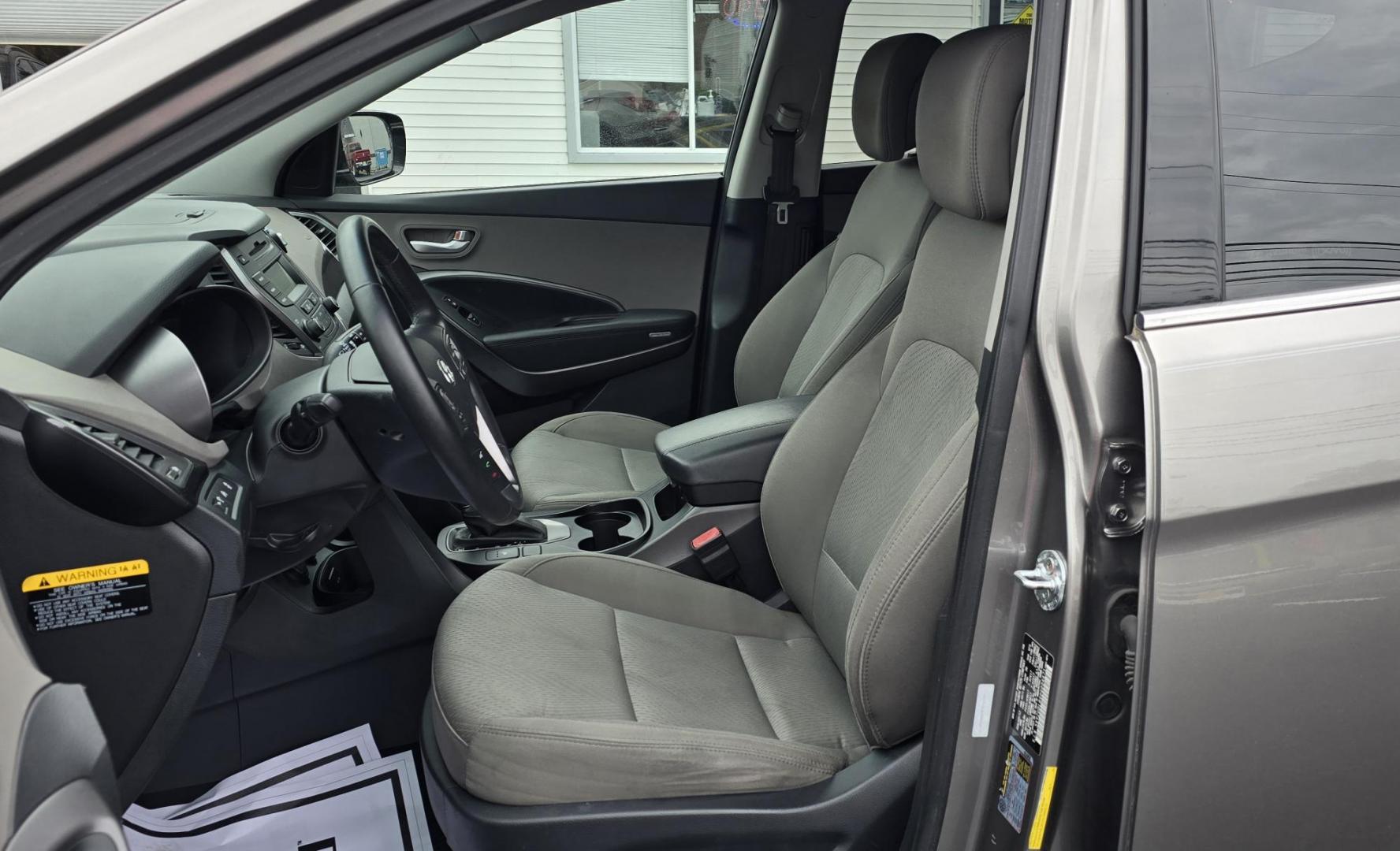 2013 Gray /Gray Hyundai Santa Fe Sport Sport (5XYZUDLBXDG) with an 4-Cyl, GDI, 2.4 Liter engine, Auto, 6-Spd w/Shftrnc transmission, located at 1010 N White Horse Pike, Stratford, NJ, 08084, (856) 262-9500, 39.838921, -75.011497 - Photo#5