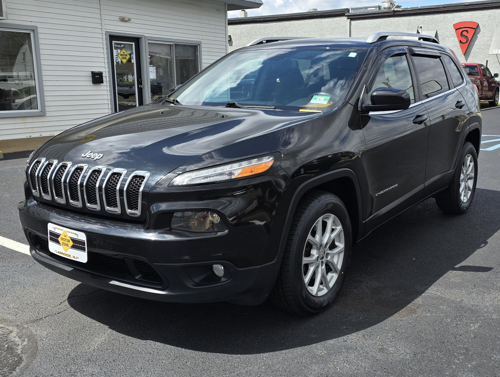 photo of 2015 Jeep Cherokee Latitude 4WD