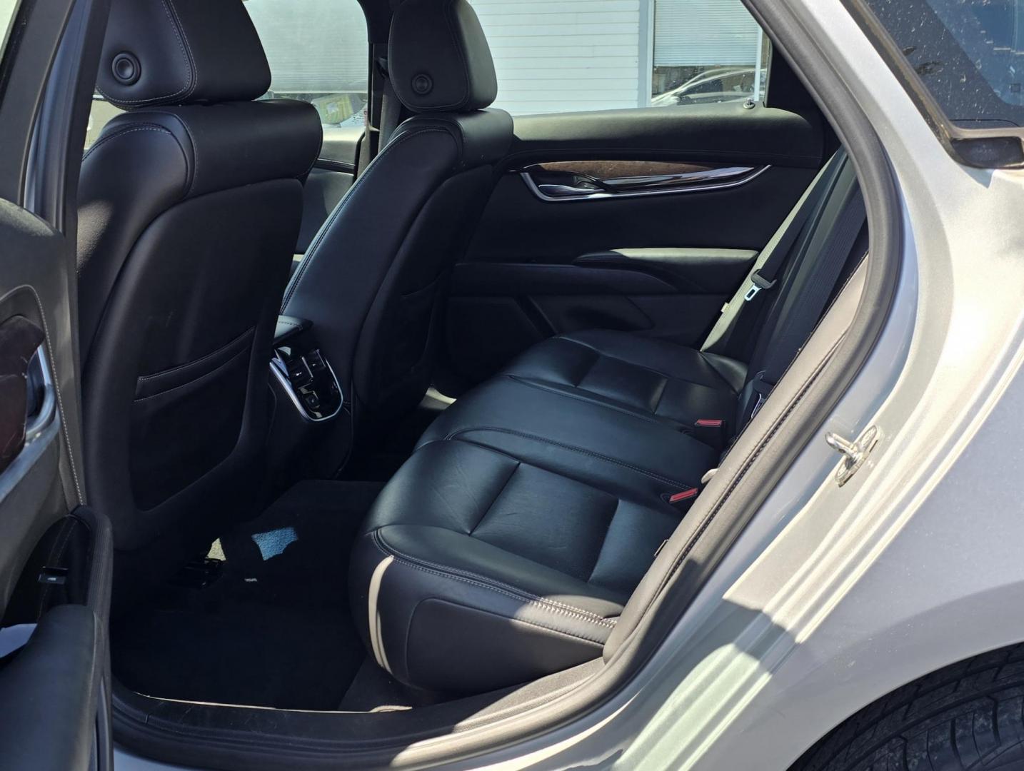 2017 Silver /Black Cadillac XTS Luxury FWD (2G61M5S35H9) with an 3.6L V6 DOHC 24V engine, 6A transmission, located at 1010 N White Horse Pike, Stratford, NJ, 08084, (856) 262-9500, 39.838921, -75.011497 - Photo#6