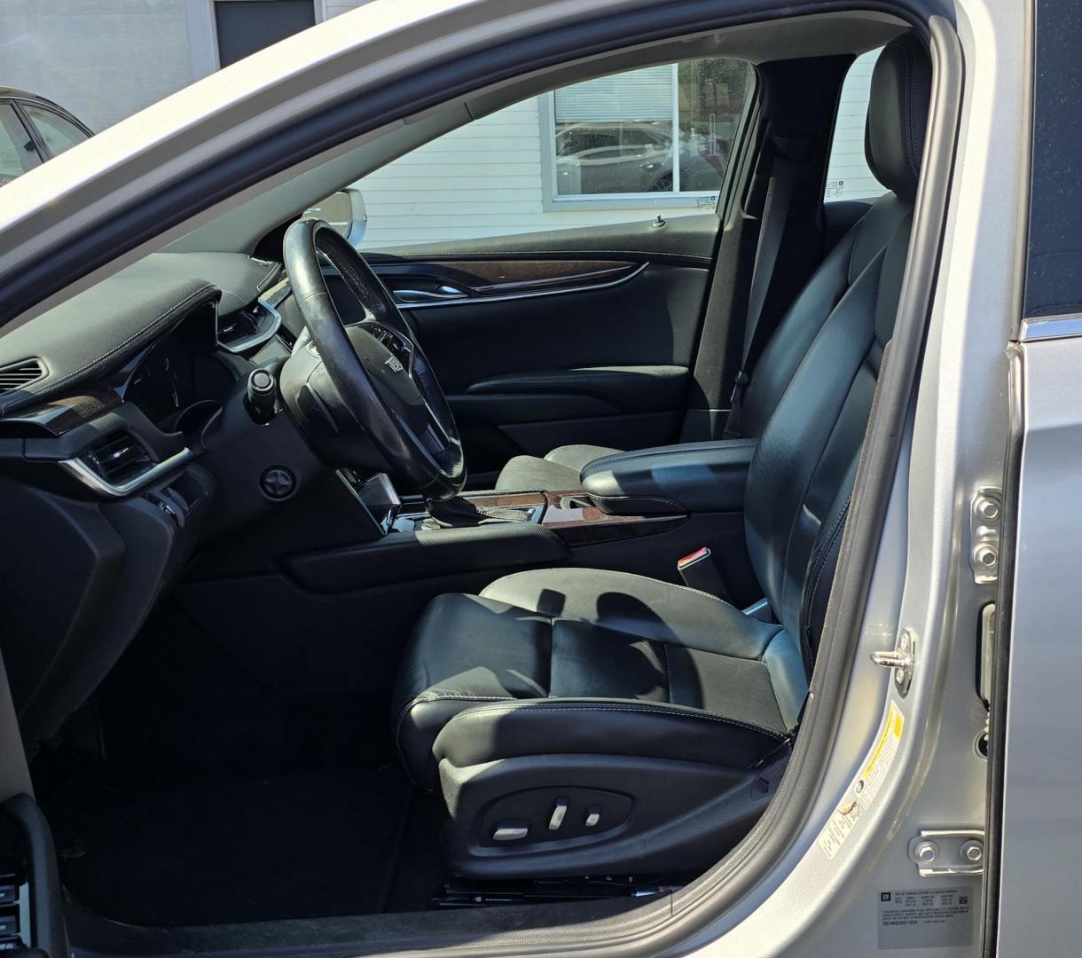 2017 Silver /Black Cadillac XTS Luxury FWD (2G61M5S35H9) with an 3.6L V6 DOHC 24V engine, 6A transmission, located at 1010 N White Horse Pike, Stratford, NJ, 08084, (856) 262-9500, 39.838921, -75.011497 - Photo#5