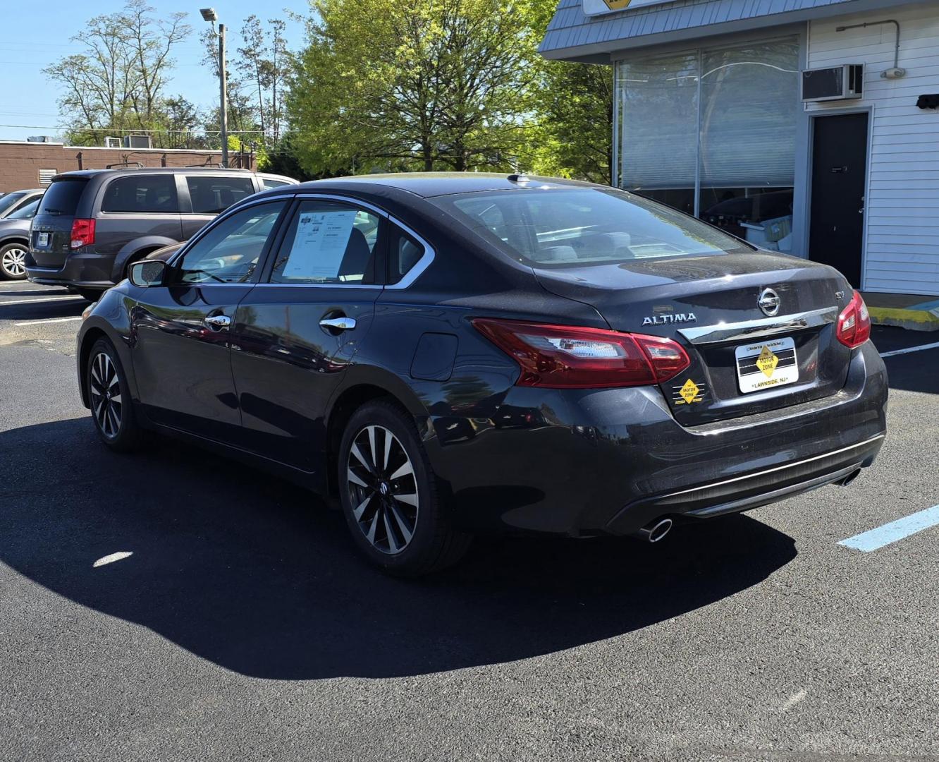 2018 Gray /Black Nissan Altima 2.5 (1N4AL3AP0JC) with an 2.5L L4 DOHC 16V engine, CVT transmission, located at 1010 N White Horse Pike, Stratford, NJ, 08084, (856) 262-9500, 39.838921, -75.011497 - Photo#3