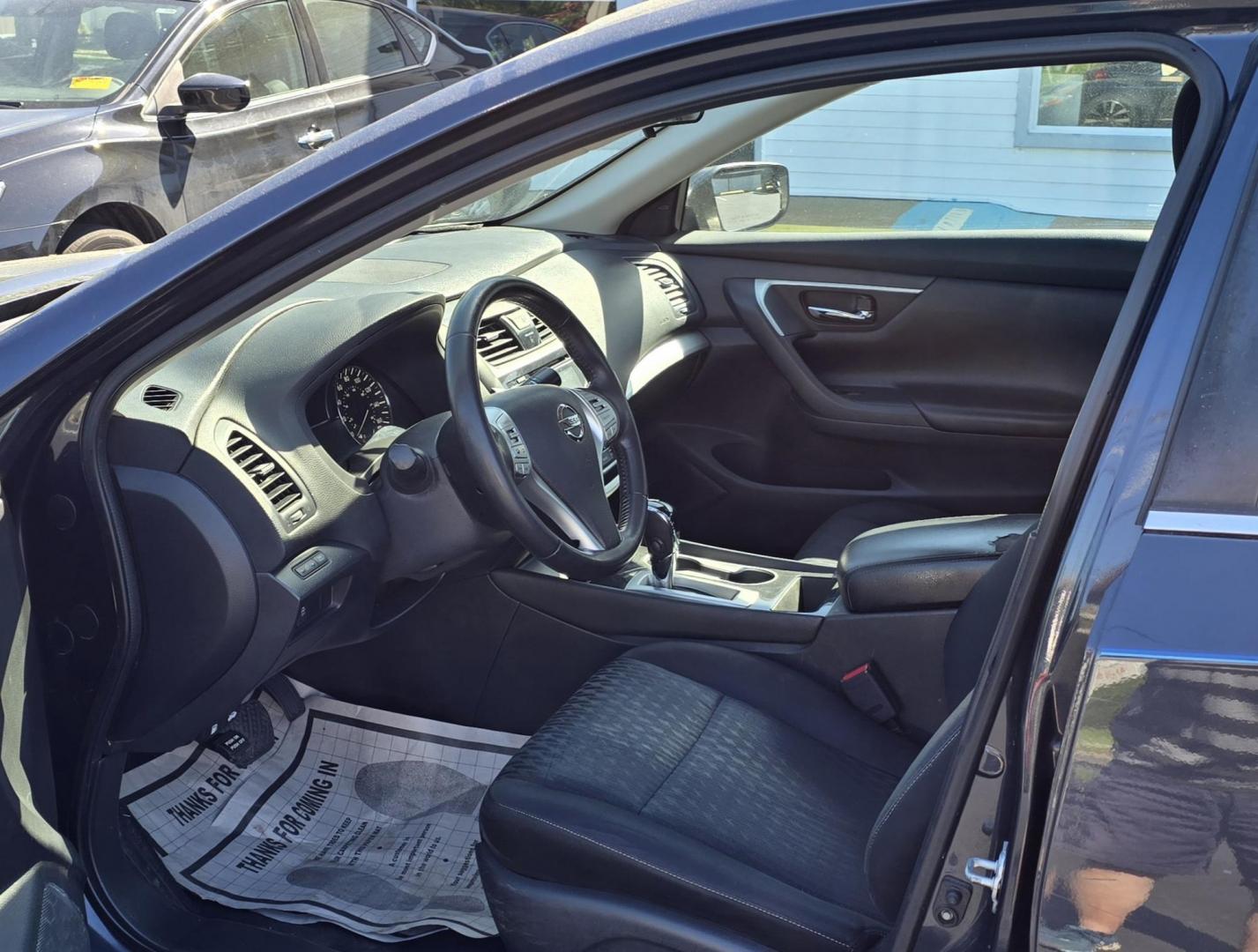 2018 Gray /Black Nissan Altima 2.5 (1N4AL3AP0JC) with an 2.5L L4 DOHC 16V engine, CVT transmission, located at 1010 N White Horse Pike, Stratford, NJ, 08084, (856) 262-9500, 39.838921, -75.011497 - Photo#5