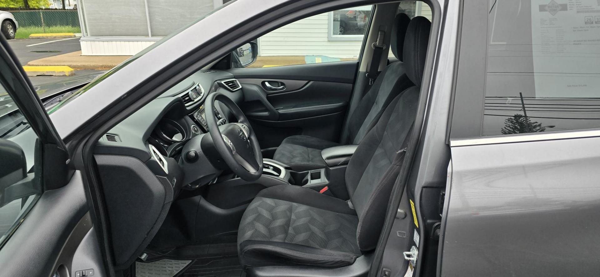 2014 Gray /Black Nissan Rogue S AWD (5N1AT2MV9EC) with an 2.5L L4 DOHC 16V engine, Continuously Variable Transmission transmission, located at 1010 N White Horse Pike, Stratford, NJ, 08084, (856) 262-9500, 39.838921, -75.011497 - Photo#6