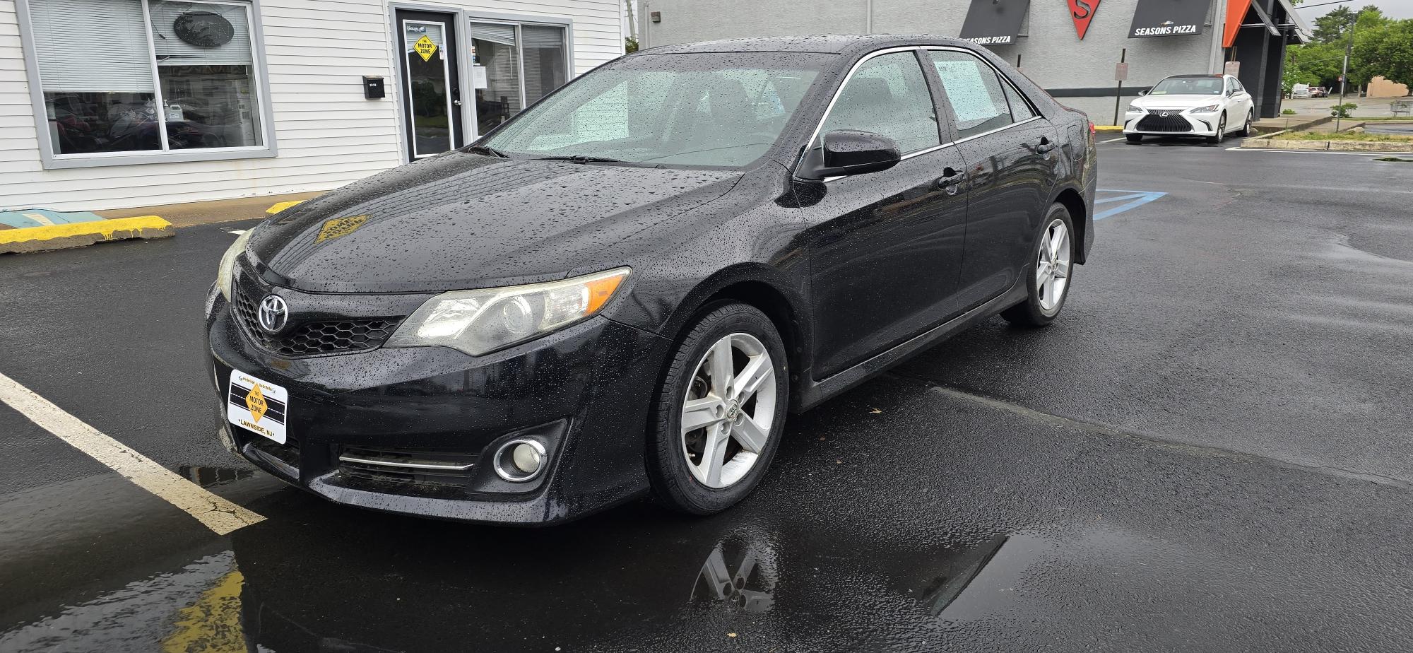 photo of 2013 Toyota Camry SE