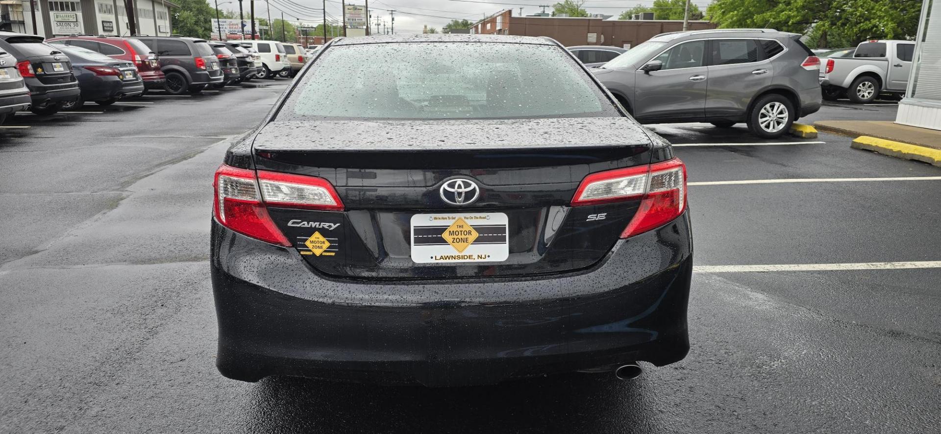 2013 Black /Black Toyota Camry SE (4T1BF1FK9DU) with an 2.5L L4 DOHC 16V engine, 6-Speed Automatic transmission, located at 1010 N White Horse Pike, Stratford, NJ, 08084, (856) 262-9500, 39.838921, -75.011497 - Photo#6