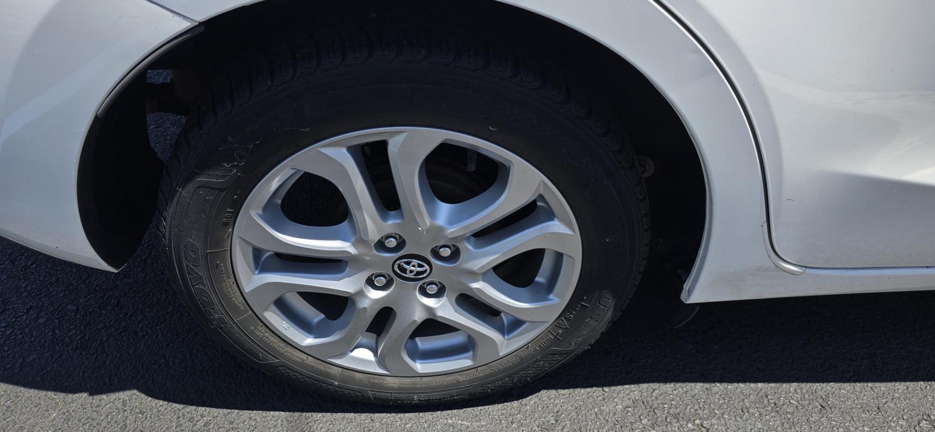 2018 White /Black Toyota Yaris iA 6A (3MYDLBYV7JY) with an 1.5L L4 DOHC 16V engine, 6A transmission, located at 1010 N White Horse Pike, Stratford, NJ, 08084, (856) 262-9500, 39.838921, -75.011497 - Photo#11