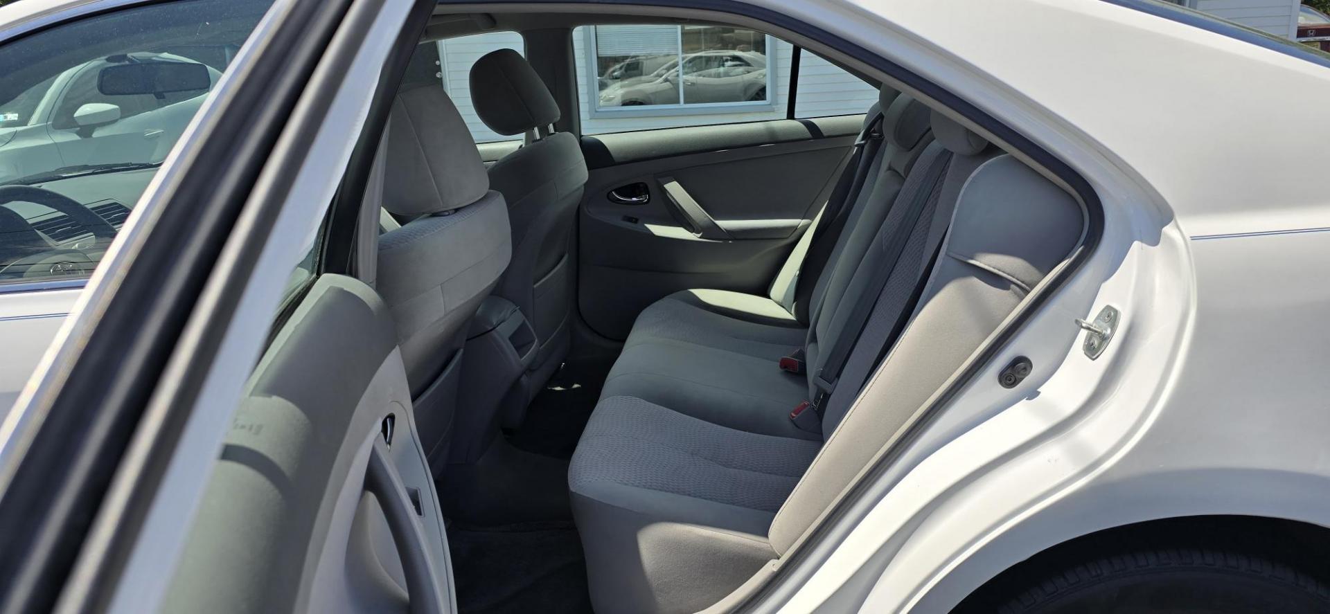 2011 White /Gray Toyota Camry SE (4T1BF3EK6BU) with an 2.5L L4 DOHC 16V engine, Automatic 6-Spd w/Overdrive transmission, located at 1010 N White Horse Pike, Stratford, NJ, 08084, (856) 262-9500, 39.838921, -75.011497 - Photo#8