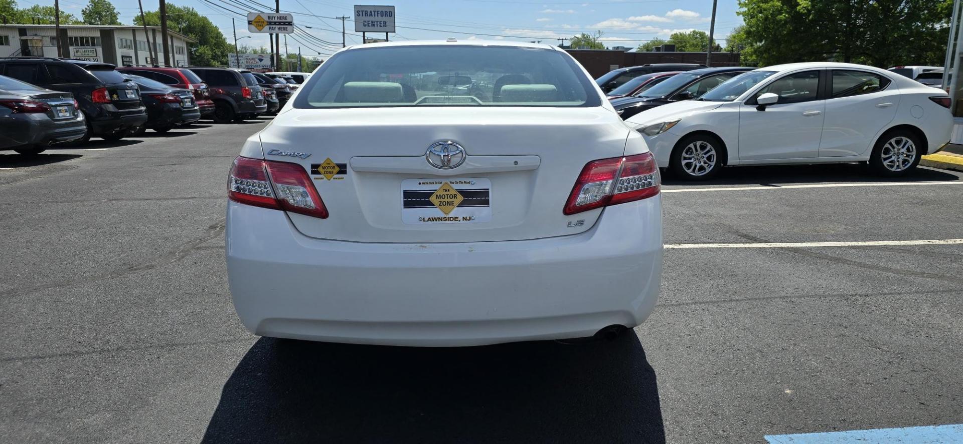 2011 White /Gray Toyota Camry SE (4T1BF3EK6BU) with an 2.5L L4 DOHC 16V engine, Automatic 6-Spd w/Overdrive transmission, located at 1010 N White Horse Pike, Stratford, NJ, 08084, (856) 262-9500, 39.838921, -75.011497 - Photo#3