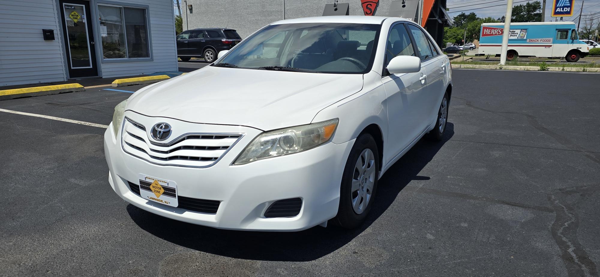 photo of 2011 Toyota Camry SE 