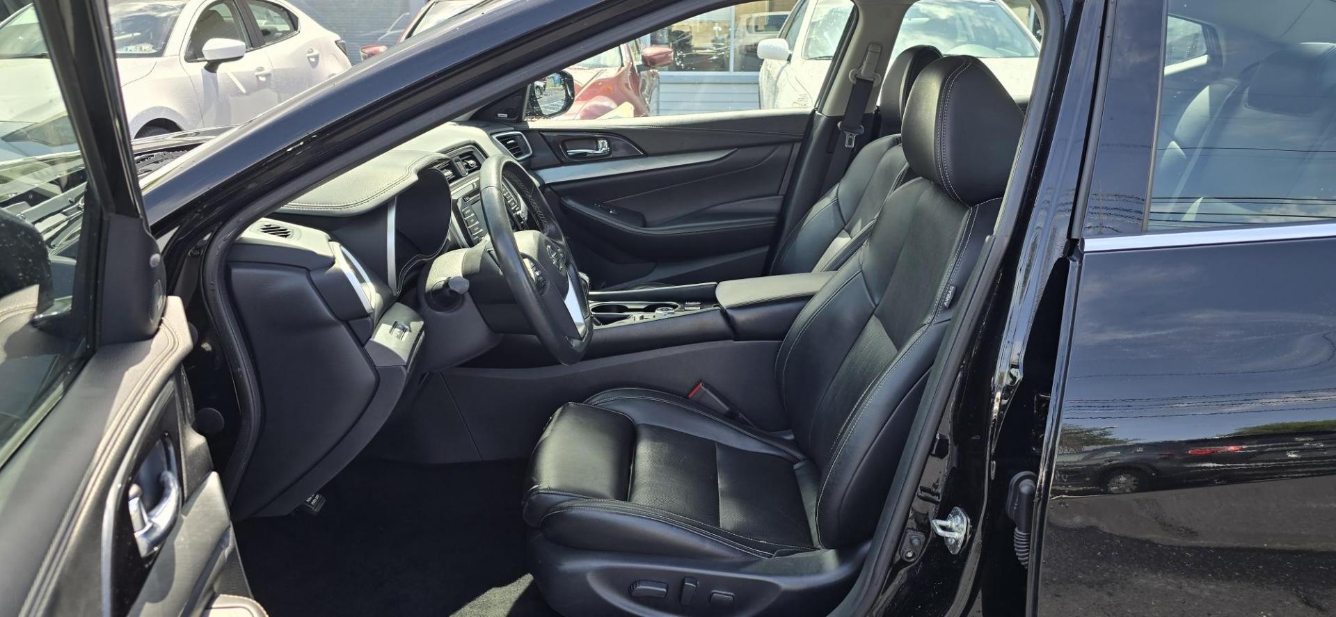 2018 Black /Black Nissan Maxima 3.5 SV (1N4AA6AP4JC) with an 3.5L V6 DOHC 24V engine, CVT transmission, located at 1010 N White Horse Pike, Stratford, NJ, 08084, (856) 262-9500, 39.838921, -75.011497 - Photo#6