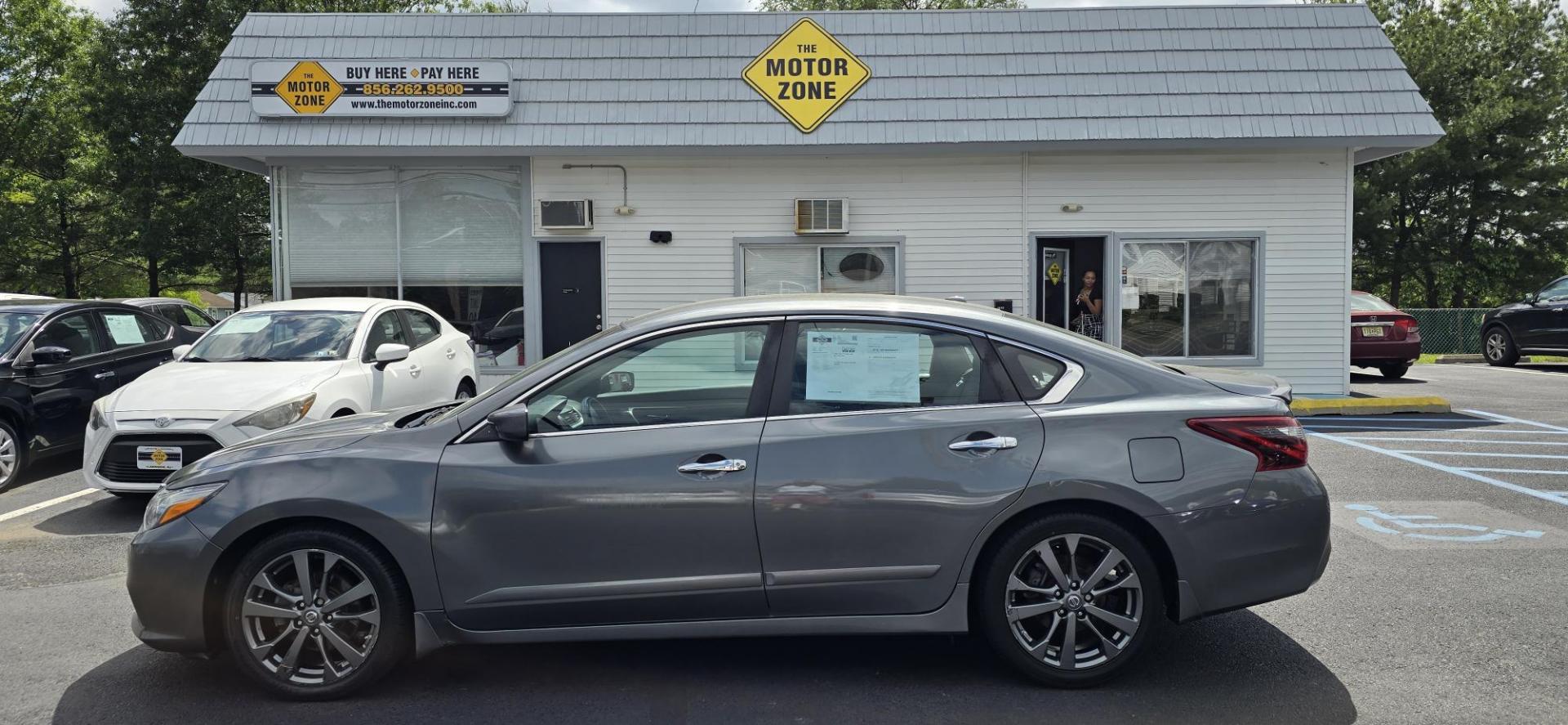 2018 Gray /Black Nissan Altima 2.5 SR (1N4AL3AP4JC) with an 2.5L L4 DOHC 16V engine, CVT transmission, located at 1010 N White Horse Pike, Stratford, NJ, 08084, (856) 262-9500, 39.838921, -75.011497 - Photo#5