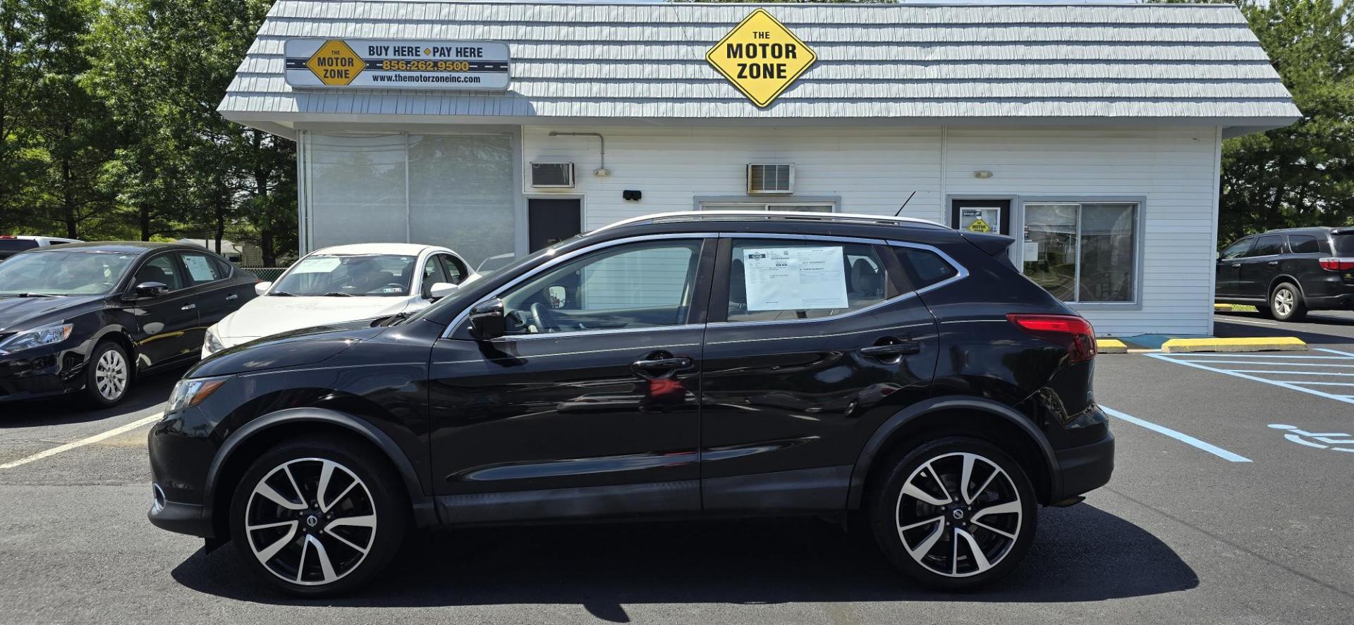 2017 Black /Cream Nissan Rogue Sport SL AWD (JN1BJ1CRXHW) with an 2.0L L4 DOHC 16V engine, CVT transmission, located at 1010 N White Horse Pike, Stratford, NJ, 08084, (856) 262-9500, 39.838921, -75.011497 - Photo#5