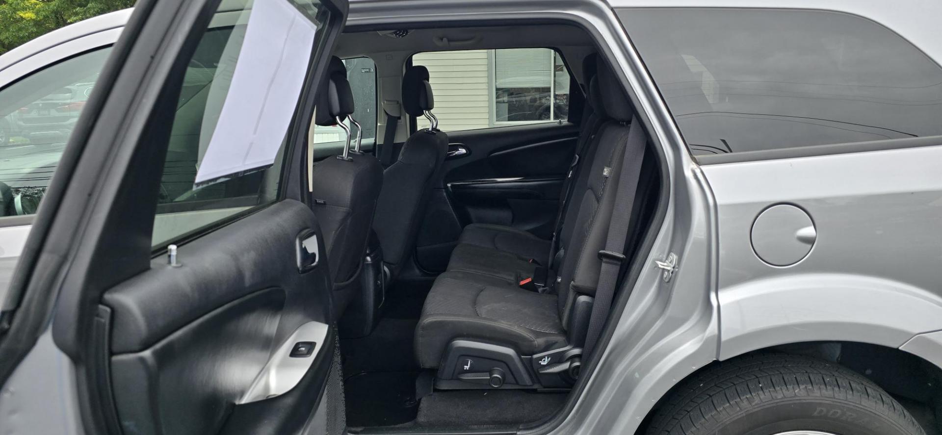 2017 Silver /Black Dodge Journey SE AWD (3C4PDDAG1HT) with an 3.6L V6 DOHC 24V engine, 6A transmission, located at 1010 N White Horse Pike, Stratford, NJ, 08084, (856) 262-9500, 39.838921, -75.011497 - Photo#8