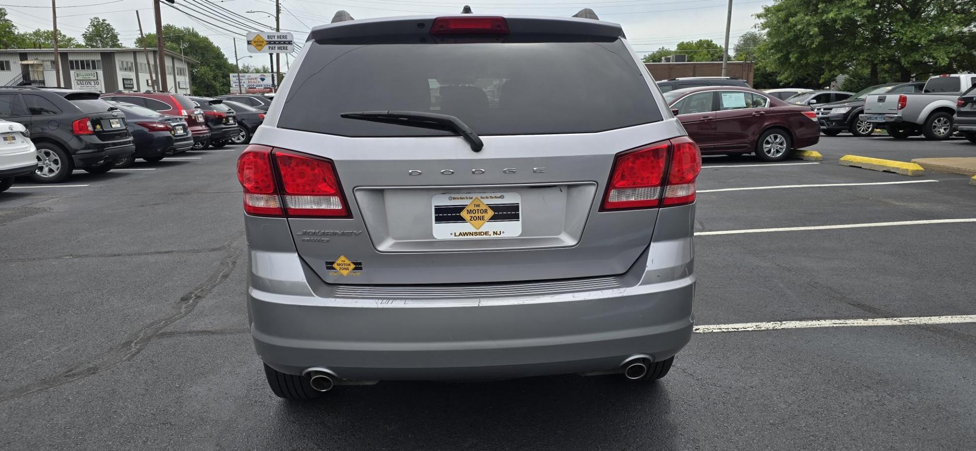 2017 Silver /Black Dodge Journey SE AWD (3C4PDDAG1HT) with an 3.6L V6 DOHC 24V engine, 6A transmission, located at 1010 N White Horse Pike, Stratford, NJ, 08084, (856) 262-9500, 39.838921, -75.011497 - Photo#5