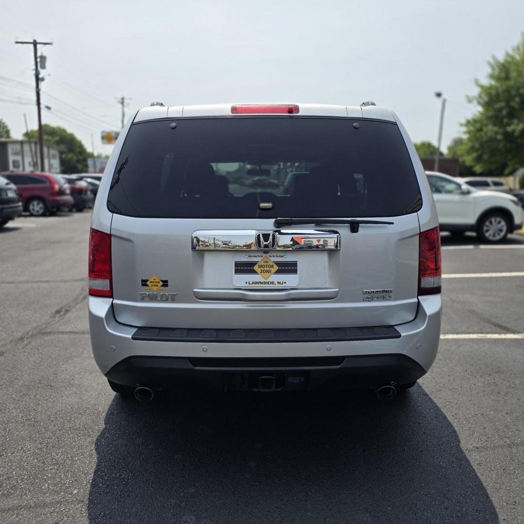 2013 Silver /GRAY Honda Pilot Touring 4WD 5-Spd AT with DVD (5FNYF4H94DB) with an 3.5L V6 SOHC 24V engine, 5-Speed Automatic transmission, located at 1010 N White Horse Pike, Stratford, NJ, 08084, (856) 262-9500, 39.838921, -75.011497 - Photo#4