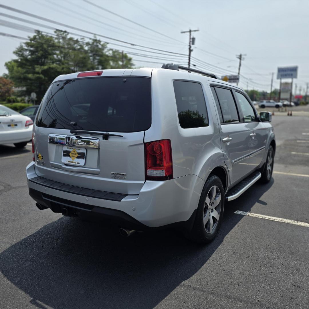 2013 Silver /GRAY Honda Pilot Touring 4WD 5-Spd AT with DVD (5FNYF4H94DB) with an 3.5L V6 SOHC 24V engine, 5-Speed Automatic transmission, located at 1010 N White Horse Pike, Stratford, NJ, 08084, (856) 262-9500, 39.838921, -75.011497 - Photo#5