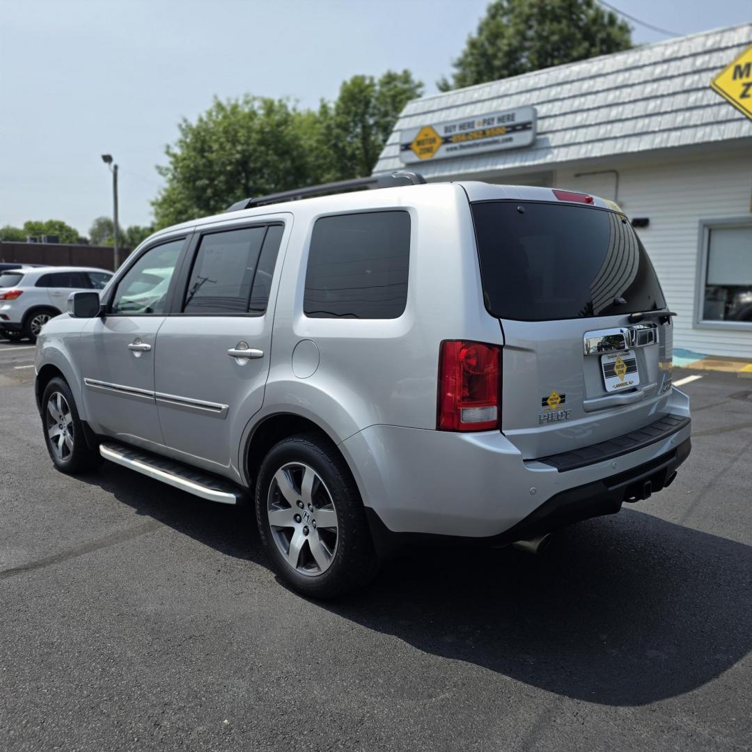 2013 Silver /GRAY Honda Pilot Touring 4WD 5-Spd AT with DVD (5FNYF4H94DB) with an 3.5L V6 SOHC 24V engine, 5-Speed Automatic transmission, located at 1010 N White Horse Pike, Stratford, NJ, 08084, (856) 262-9500, 39.838921, -75.011497 - Photo#6