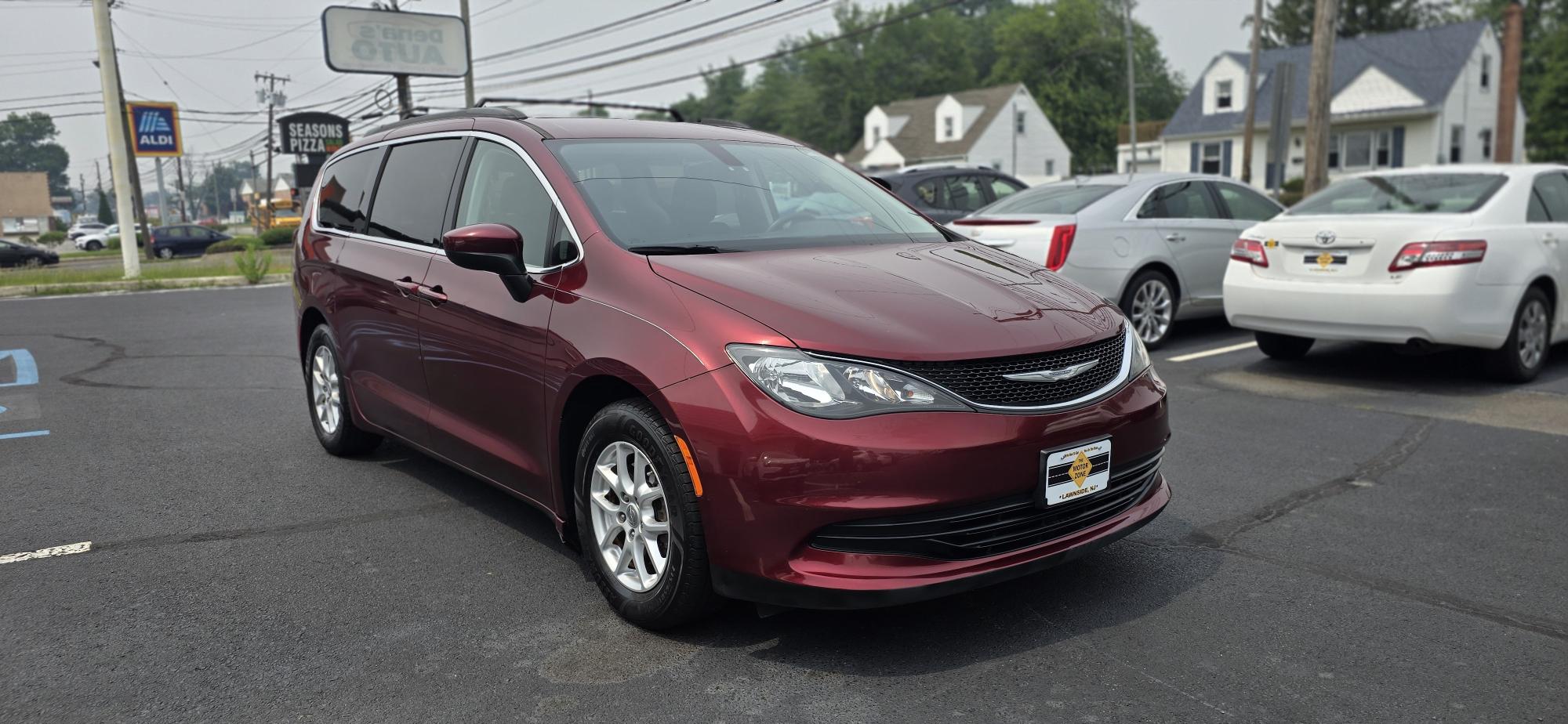 photo of 2017 Chrysler Pacifica Touring-L