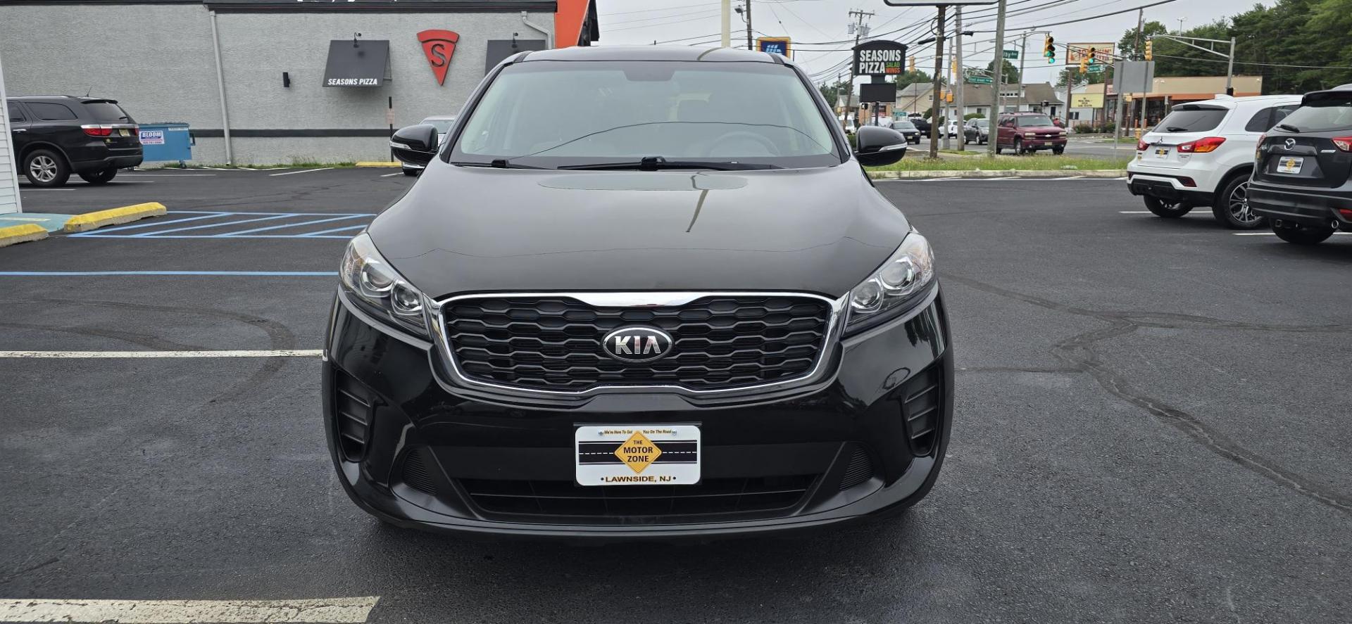2019 Black /Cream Kia Sorento LX 2WD (5XYPG4A30KG) with an 2.4L L4 DOHC 16V engine, 6A transmission, located at 1010 N White Horse Pike, Stratford, NJ, 08084, (856) 262-9500, 39.838921, -75.011497 - Photo#4