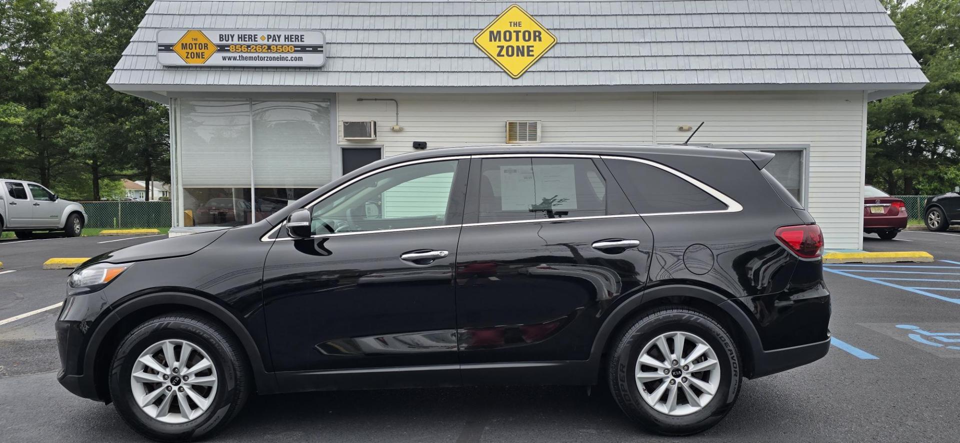 2019 Black /Cream Kia Sorento LX 2WD (5XYPG4A30KG) with an 2.4L L4 DOHC 16V engine, 6A transmission, located at 1010 N White Horse Pike, Stratford, NJ, 08084, (856) 262-9500, 39.838921, -75.011497 - Photo#6