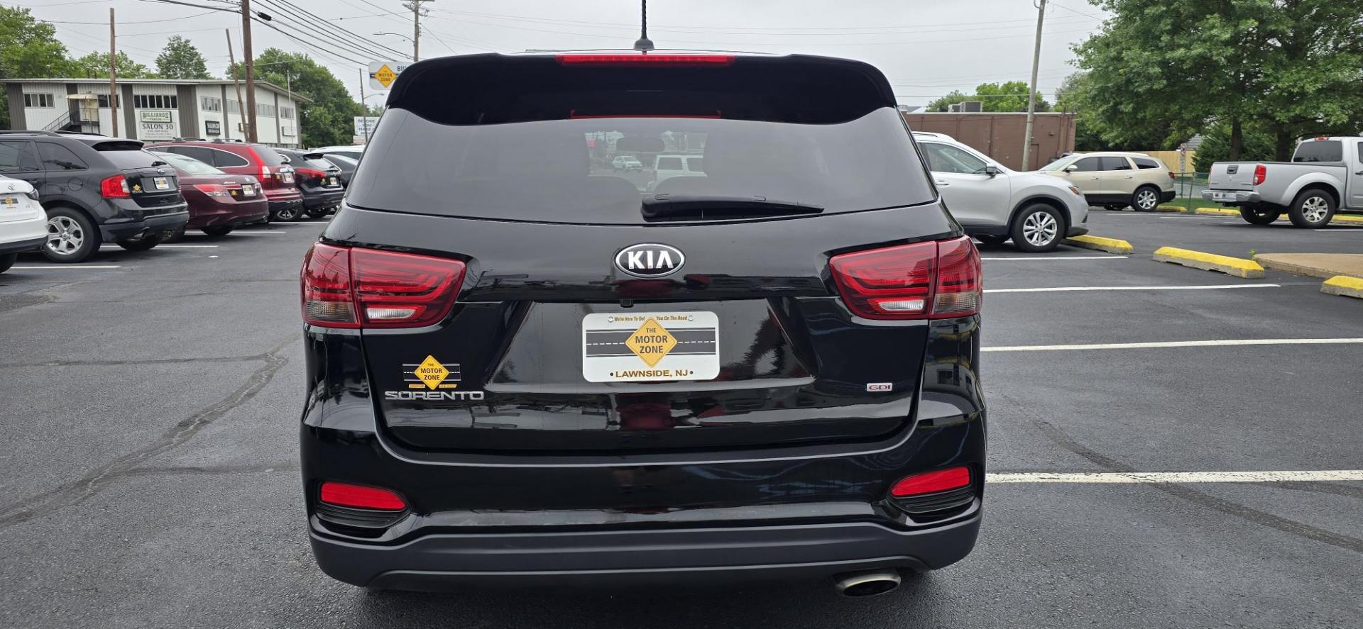 2019 Black /Cream Kia Sorento LX 2WD (5XYPG4A30KG) with an 2.4L L4 DOHC 16V engine, 6A transmission, located at 1010 N White Horse Pike, Stratford, NJ, 08084, (856) 262-9500, 39.838921, -75.011497 - Photo#5