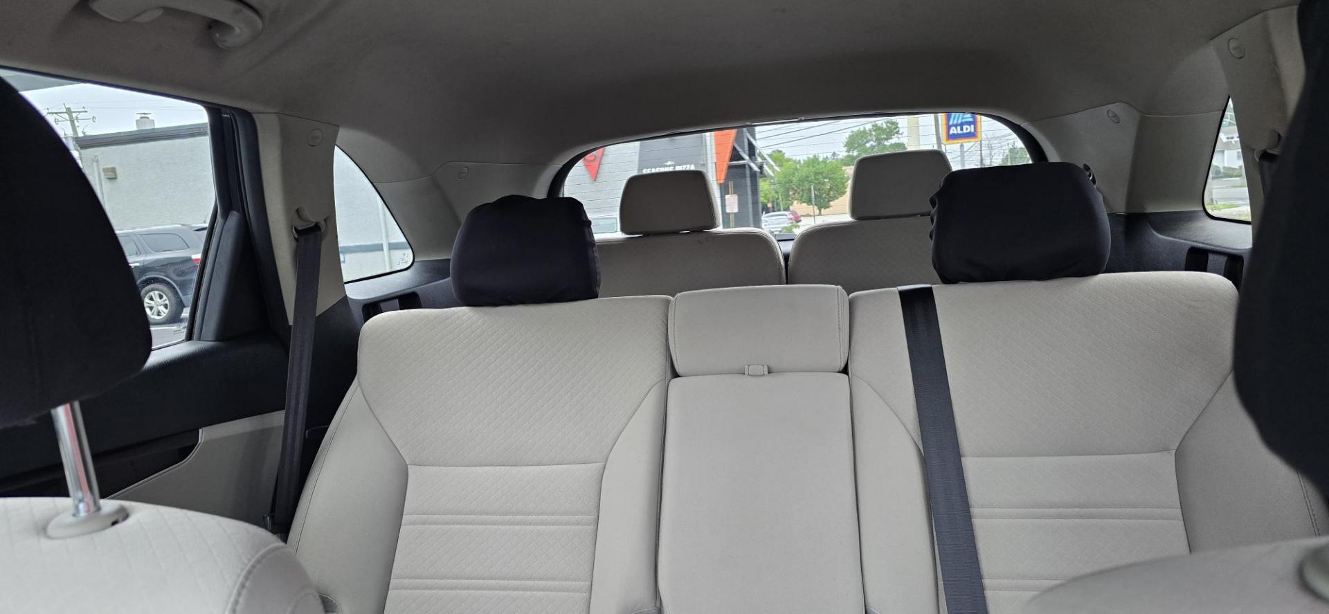 2019 Black /Cream Kia Sorento LX 2WD (5XYPG4A30KG) with an 2.4L L4 DOHC 16V engine, 6A transmission, located at 1010 N White Horse Pike, Stratford, NJ, 08084, (856) 262-9500, 39.838921, -75.011497 - Photo#12