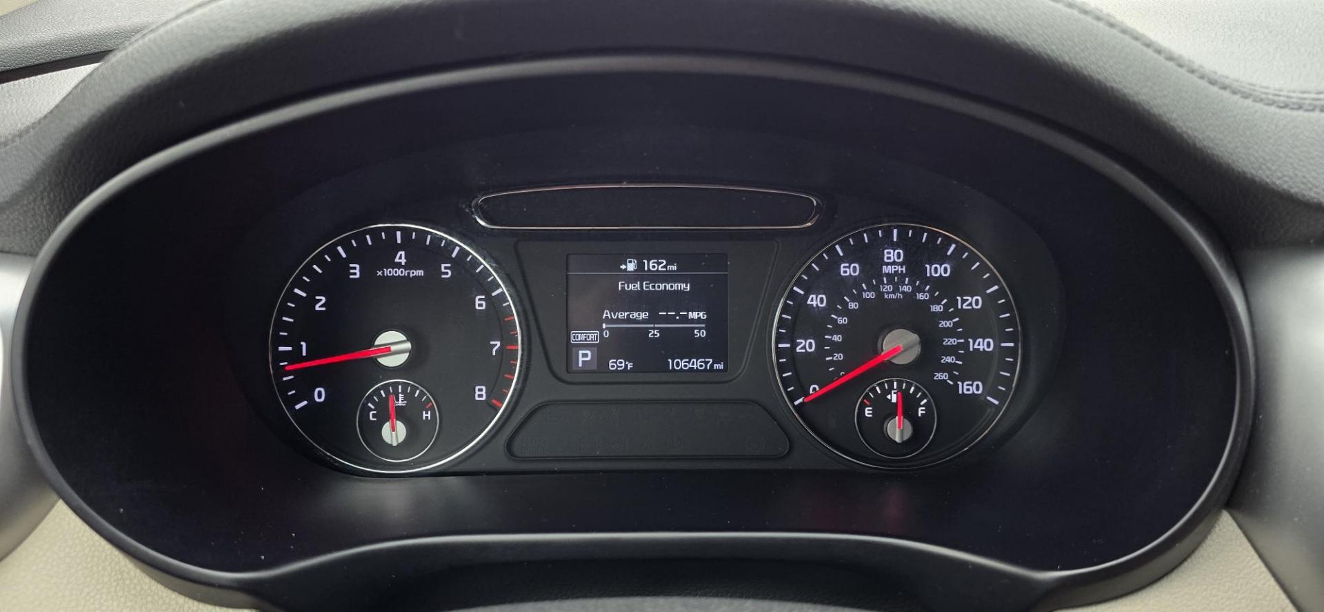 2019 Black /Cream Kia Sorento LX 2WD (5XYPG4A30KG) with an 2.4L L4 DOHC 16V engine, 6A transmission, located at 1010 N White Horse Pike, Stratford, NJ, 08084, (856) 262-9500, 39.838921, -75.011497 - Photo#13