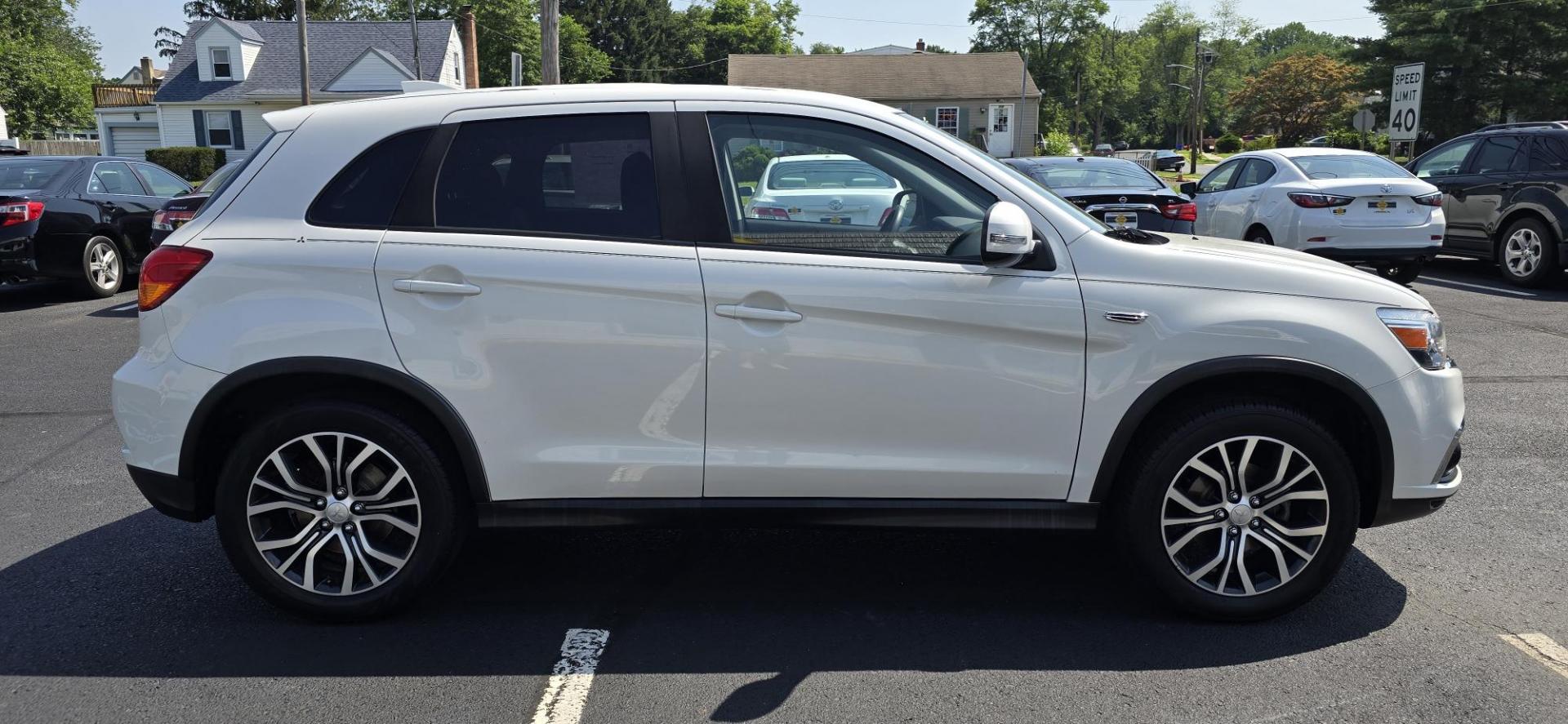2019 White /Black Mitsubishi Outlander Sport 2.0 ES (JA4AP3AU4KU) with an 2.0L L4 DOHC 16V engine, AUTOMATIC transmission, located at 1010 N White Horse Pike, Stratford, NJ, 08084, (856) 262-9500, 39.838921, -75.011497 - Photo#4
