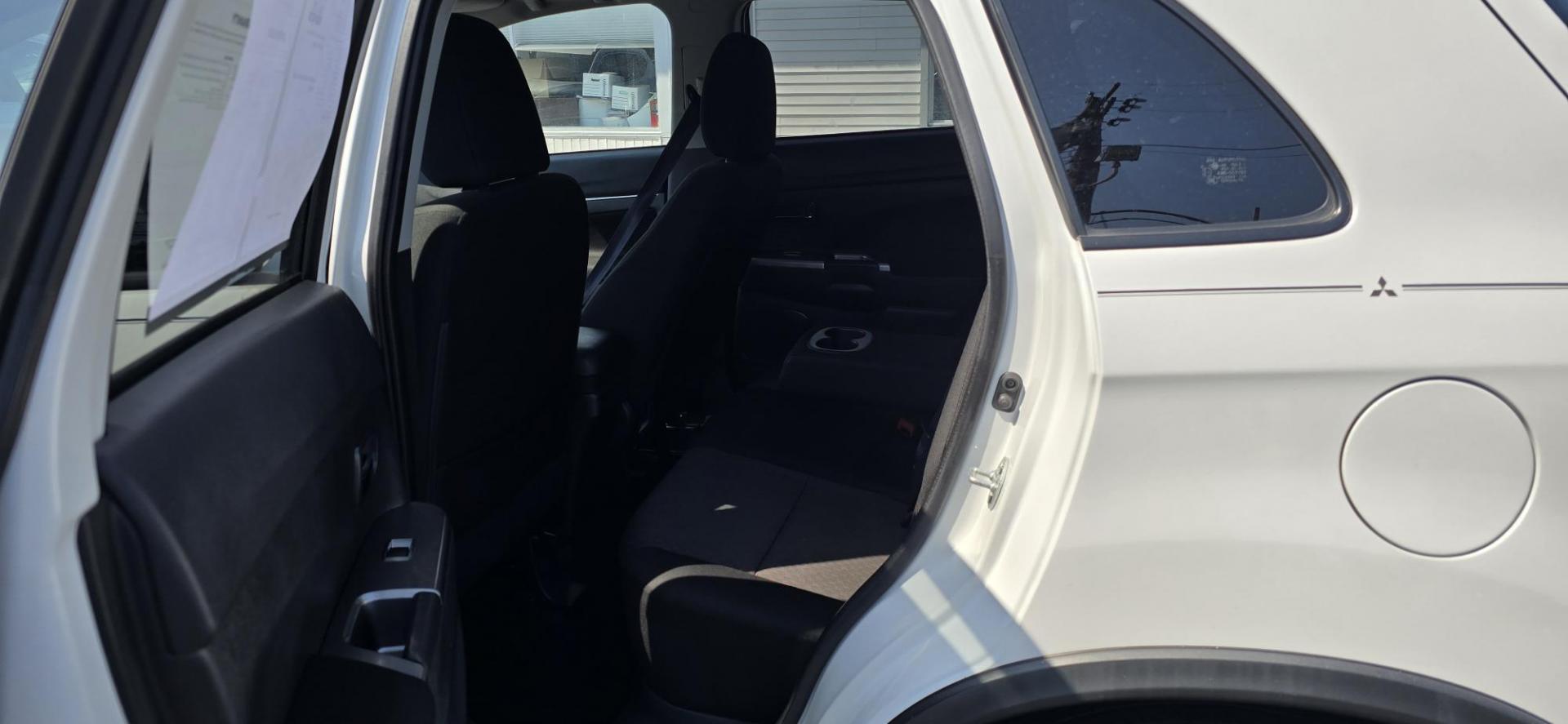 2019 White /Black Mitsubishi Outlander Sport 2.0 ES (JA4AP3AU4KU) with an 2.0L L4 DOHC 16V engine, AUTOMATIC transmission, located at 1010 N White Horse Pike, Stratford, NJ, 08084, (856) 262-9500, 39.838921, -75.011497 - Photo#9