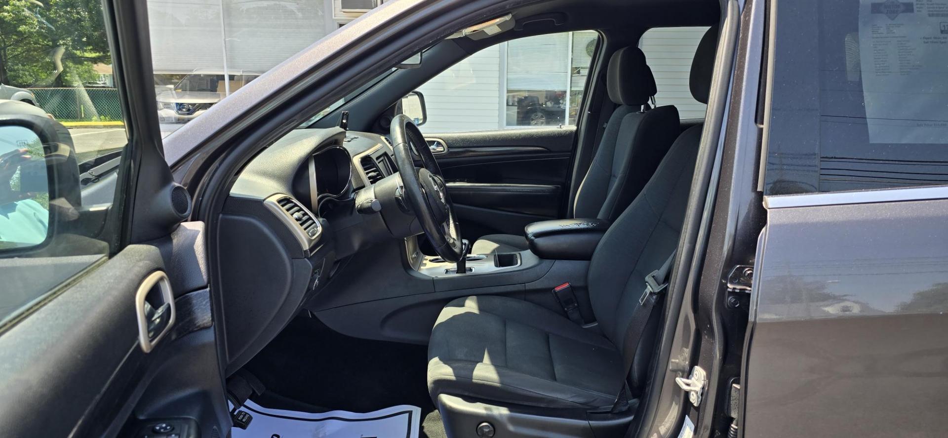 2014 Gray /Black Jeep Grand Cherokee Laredo 4WD (1C4RJFAG2EC) with an 3.6L V6 DOHC 24V engine, 5-Speed Automatic transmission, located at 1010 N White Horse Pike, Stratford, NJ, 08084, (856) 262-9500, 39.838921, -75.011497 - If you want a midsize SUV that does a little of everything, the 2014 Jeep Grand Cherokee is tough to beat. Its well-trimmed cabin is comfy for five, and it's one of the few remaining utility vehicles that can handle both off-road trails and daily commutes. If you haven't been around a new Grand C - Photo#9