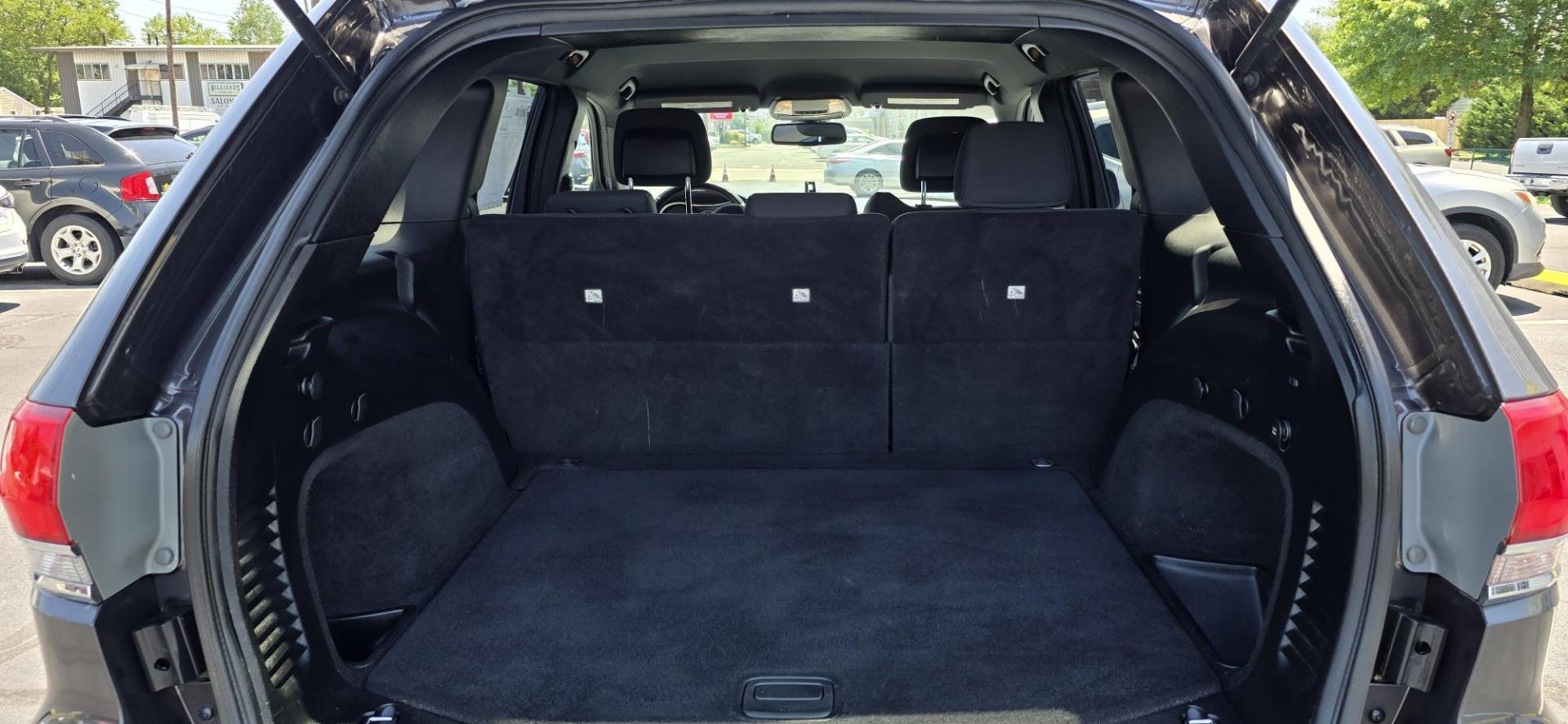 2014 Gray /Black Jeep Grand Cherokee Laredo 4WD (1C4RJFAG2EC) with an 3.6L V6 DOHC 24V engine, 5-Speed Automatic transmission, located at 1010 N White Horse Pike, Stratford, NJ, 08084, (856) 262-9500, 39.838921, -75.011497 - If you want a midsize SUV that does a little of everything, the 2014 Jeep Grand Cherokee is tough to beat. Its well-trimmed cabin is comfy for five, and it's one of the few remaining utility vehicles that can handle both off-road trails and daily commutes. If you haven't been around a new Grand C - Photo#11