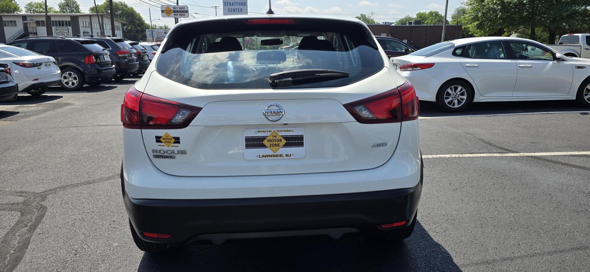 2019 White /Black Nissan Rogue Sport SPORT AWD (JN1BJ1CR0KW) with an 2.0L L4 DOHC 16V engine, CVT transmission, located at 1010 N White Horse Pike, Stratford, NJ, 08084, (856) 262-9500, 39.838921, -75.011497 - Photo#5