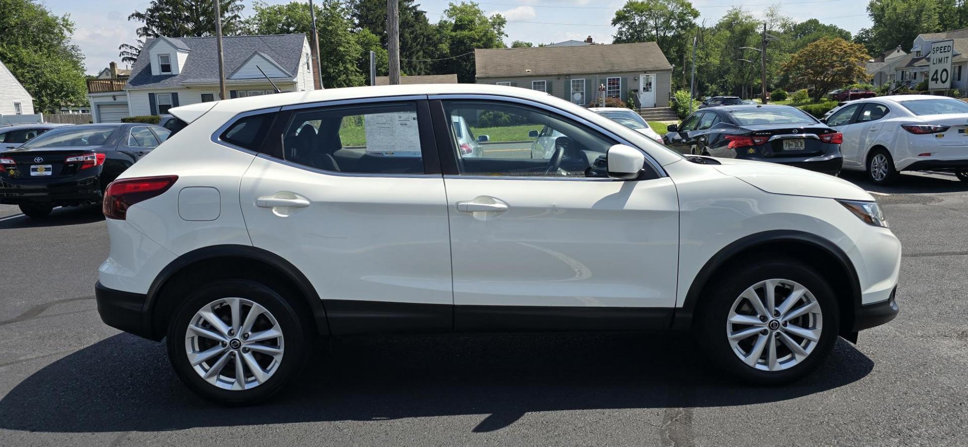 2019 White /Black Nissan Rogue Sport SPORT AWD (JN1BJ1CR0KW) with an 2.0L L4 DOHC 16V engine, CVT transmission, located at 1010 N White Horse Pike, Stratford, NJ, 08084, (856) 262-9500, 39.838921, -75.011497 - Photo#6