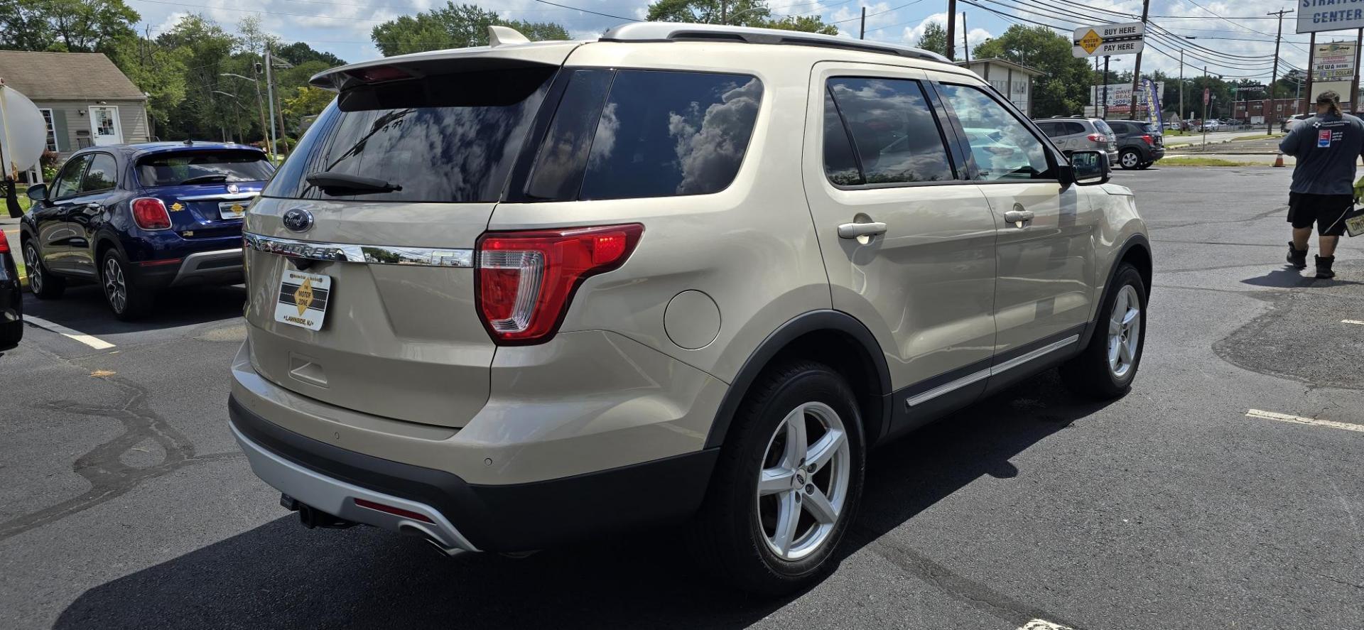 2017 GOLD /Black Ford Explorer XLT 4WD (1FM5K8DHXHG) with an 2.3L L4 DOHC 16V engine, 6A transmission, located at 1010 N White Horse Pike, Stratford, NJ, 08084, (856) 262-9500, 39.838921, -75.011497 - Photo#5
